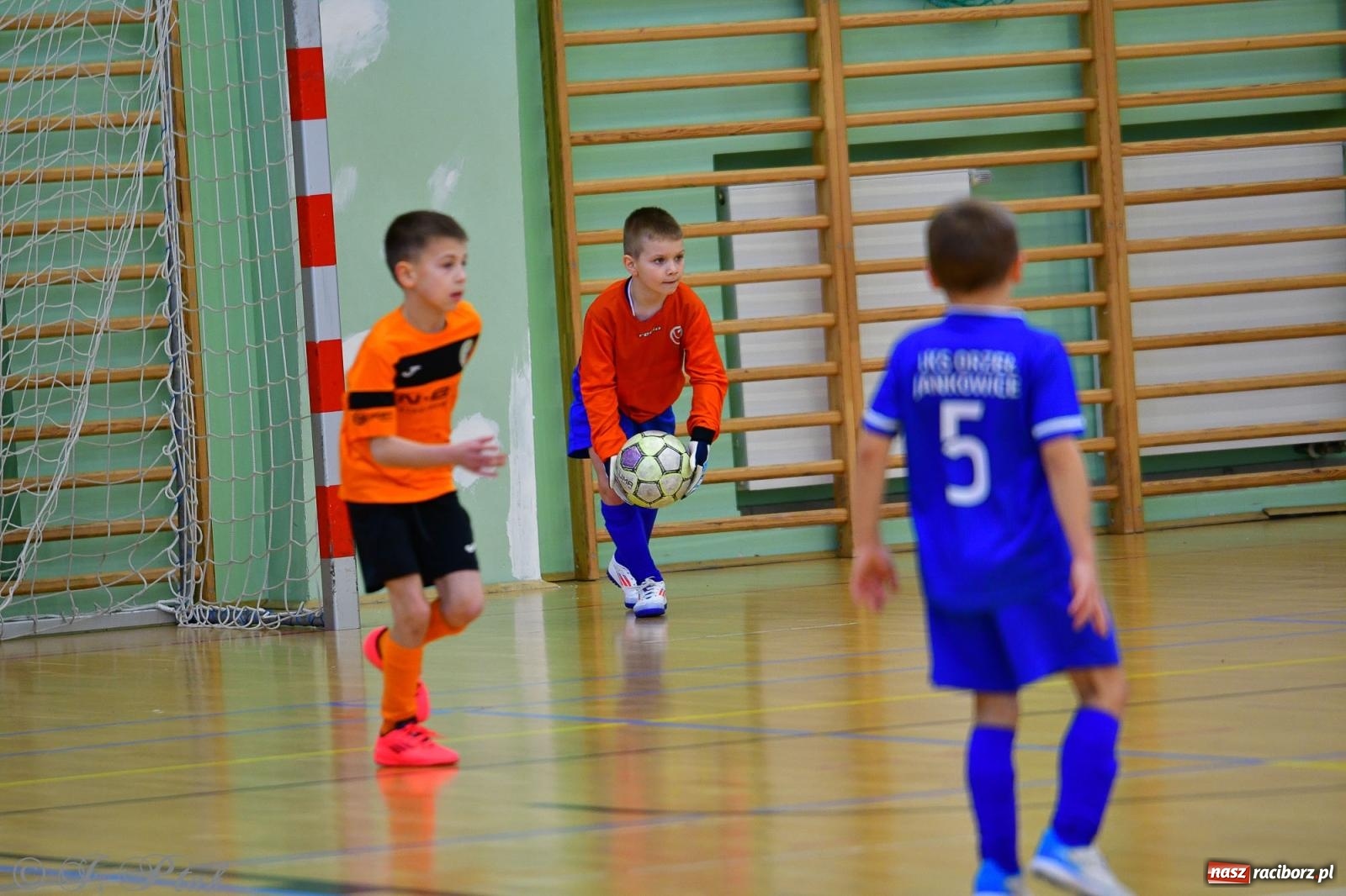 Zdjęcie w galerii na portalu naszraciborz.pl: Piłkarska rywalizacja rocznika 2016. Kolejny turniej fundacji Junior Trening [FOTO] wiadomości z regionu