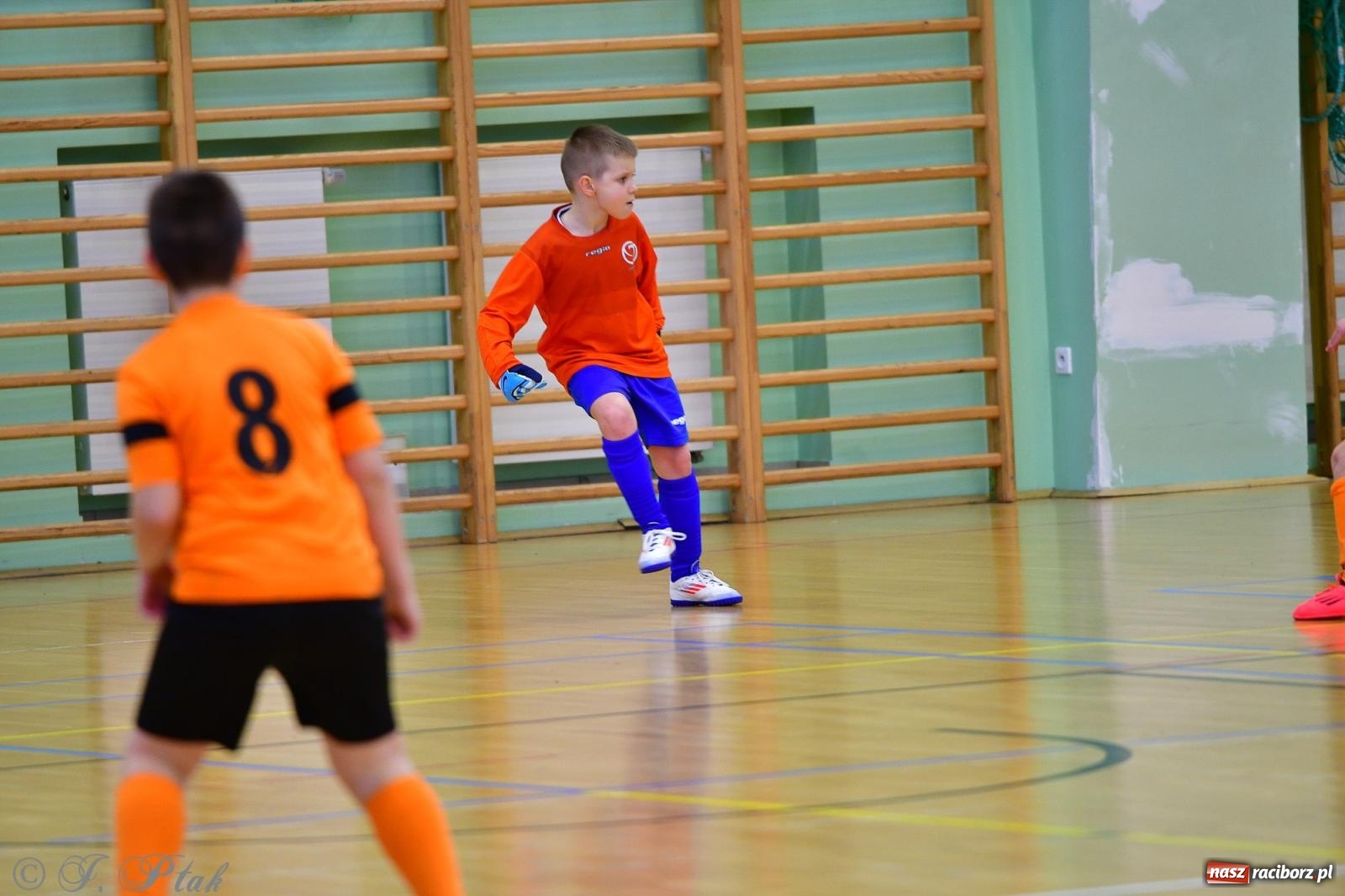 Zdjęcie w galerii na portalu naszraciborz.pl: Piłkarska rywalizacja rocznika 2016. Kolejny turniej fundacji Junior Trening [FOTO] wiadomości z regionu