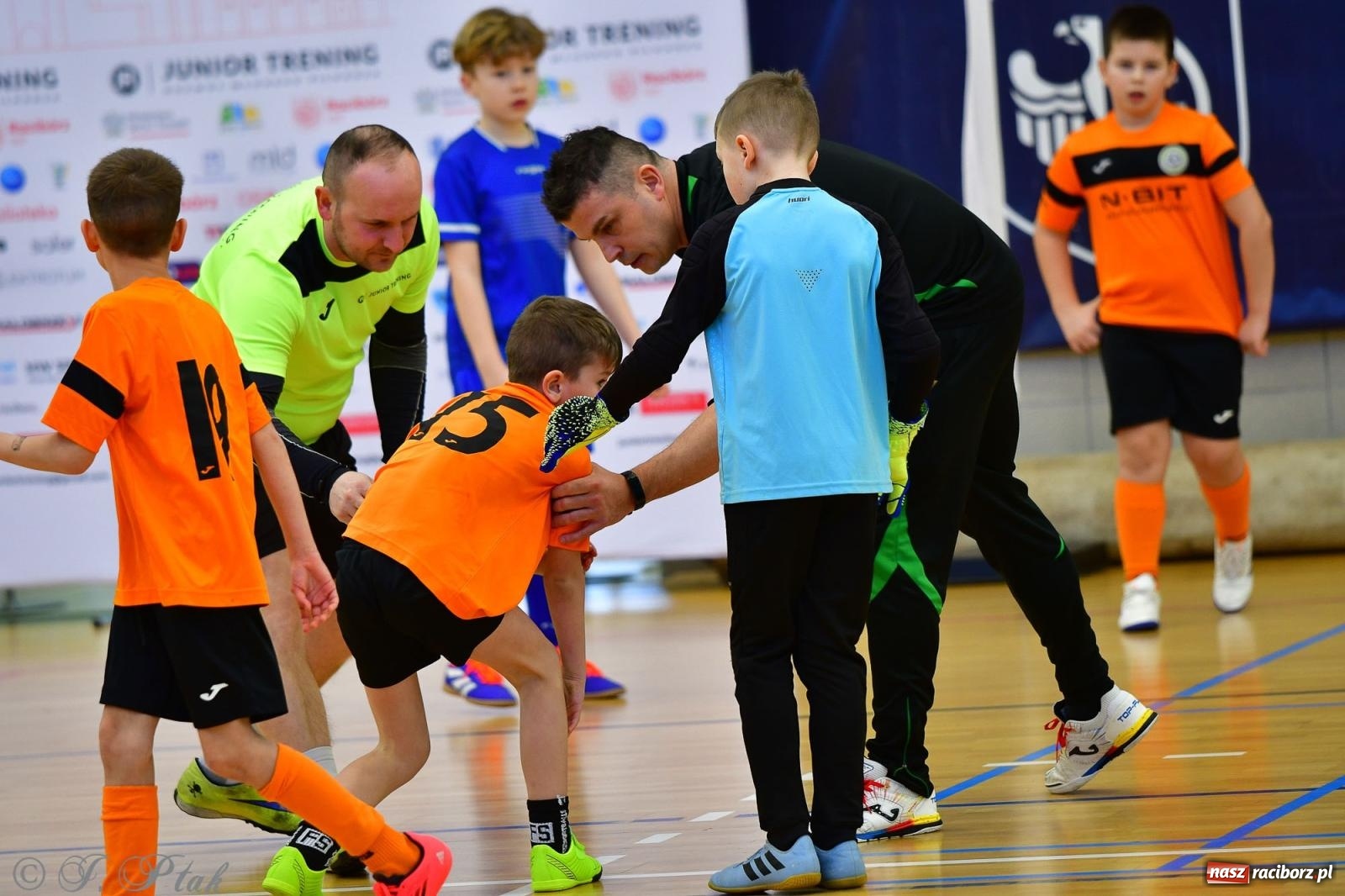 Zdjęcie w galerii na portalu naszraciborz.pl: Piłkarska rywalizacja rocznika 2016. Kolejny turniej fundacji Junior Trening [FOTO] wiadomości z regionu