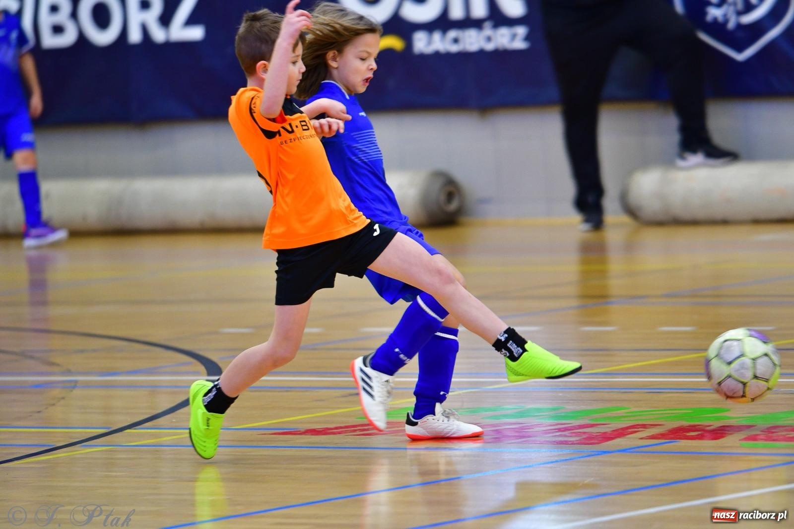 Zdjęcie w galerii na portalu naszraciborz.pl: Piłkarska rywalizacja rocznika 2016. Kolejny turniej fundacji Junior Trening [FOTO] wiadomości z regionu