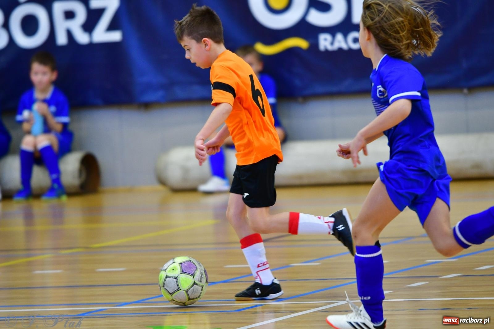 Zdjęcie w galerii na portalu naszraciborz.pl: Piłkarska rywalizacja rocznika 2016. Kolejny turniej fundacji Junior Trening [FOTO] wiadomości z regionu