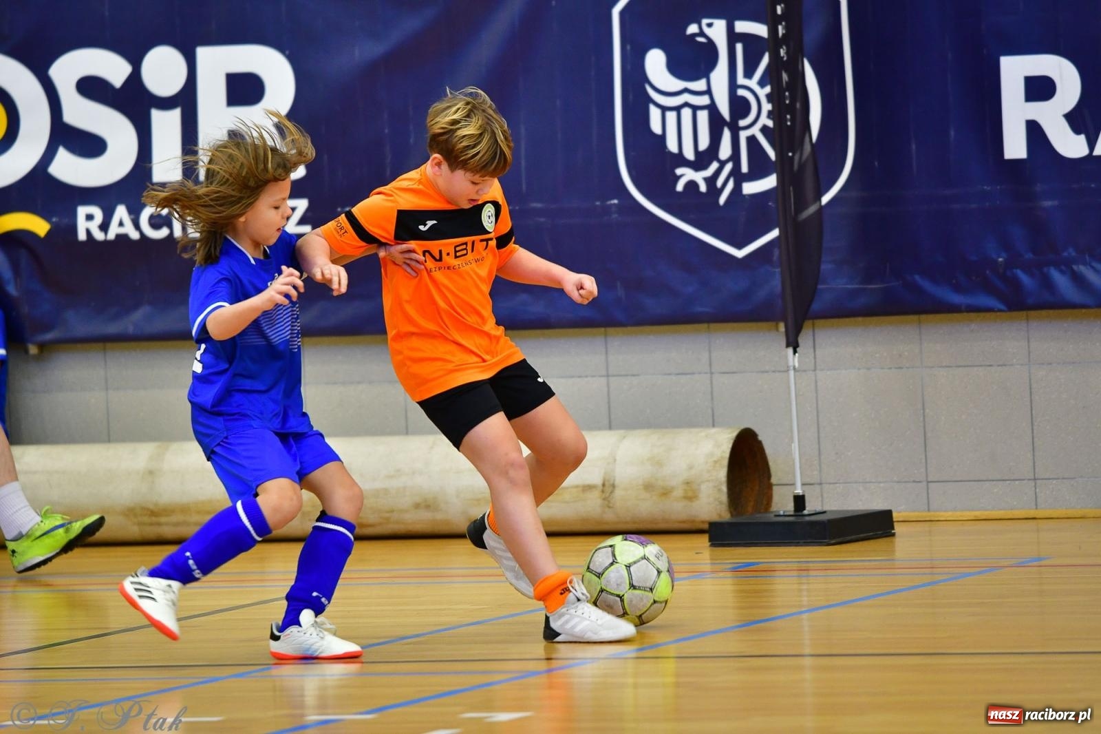 Zdjęcie w galerii na portalu naszraciborz.pl: Piłkarska rywalizacja rocznika 2016. Kolejny turniej fundacji Junior Trening [FOTO] wiadomości z regionu