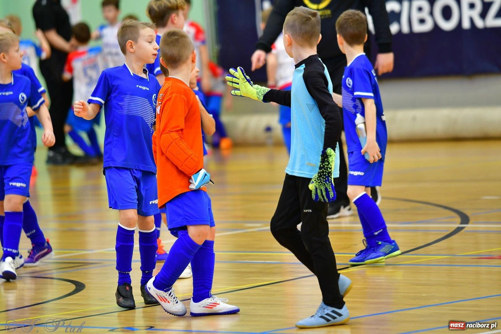 Zdjęcie w galerii na portalu naszraciborz.pl: Piłkarska rywalizacja rocznika 2016. Kolejny turniej fundacji Junior Trening [FOTO] wiadomości z regionu