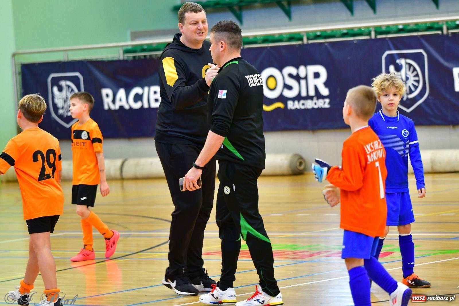 Zdjęcie w galerii na portalu naszraciborz.pl: Piłkarska rywalizacja rocznika 2016. Kolejny turniej fundacji Junior Trening [FOTO] wiadomości z regionu