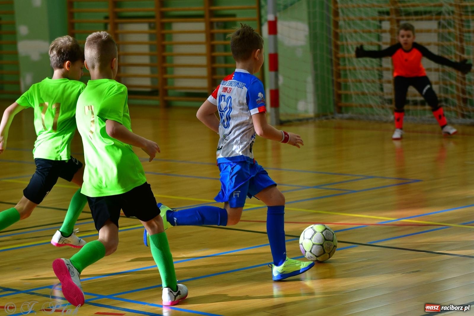 Zdjęcie w galerii na portalu naszraciborz.pl: Piłkarska rywalizacja rocznika 2016. Kolejny turniej fundacji Junior Trening [FOTO] wiadomości z regionu