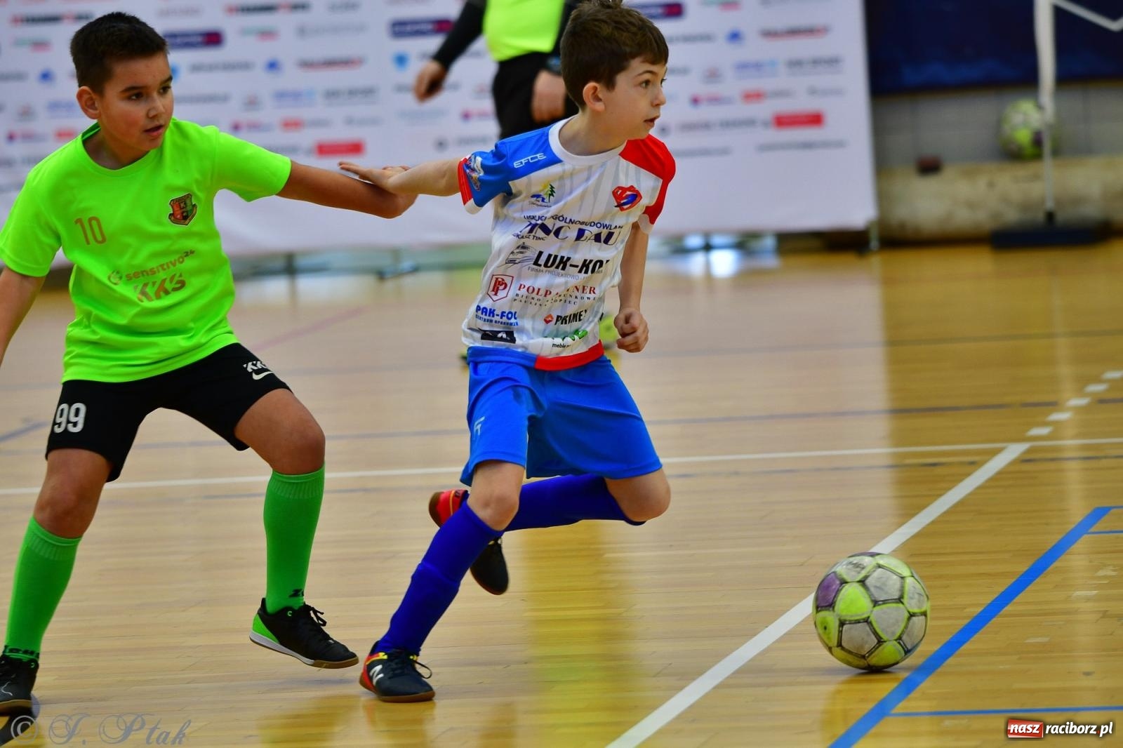 Zdjęcie w galerii na portalu naszraciborz.pl: Piłkarska rywalizacja rocznika 2016. Kolejny turniej fundacji Junior Trening [FOTO] wiadomości z regionu