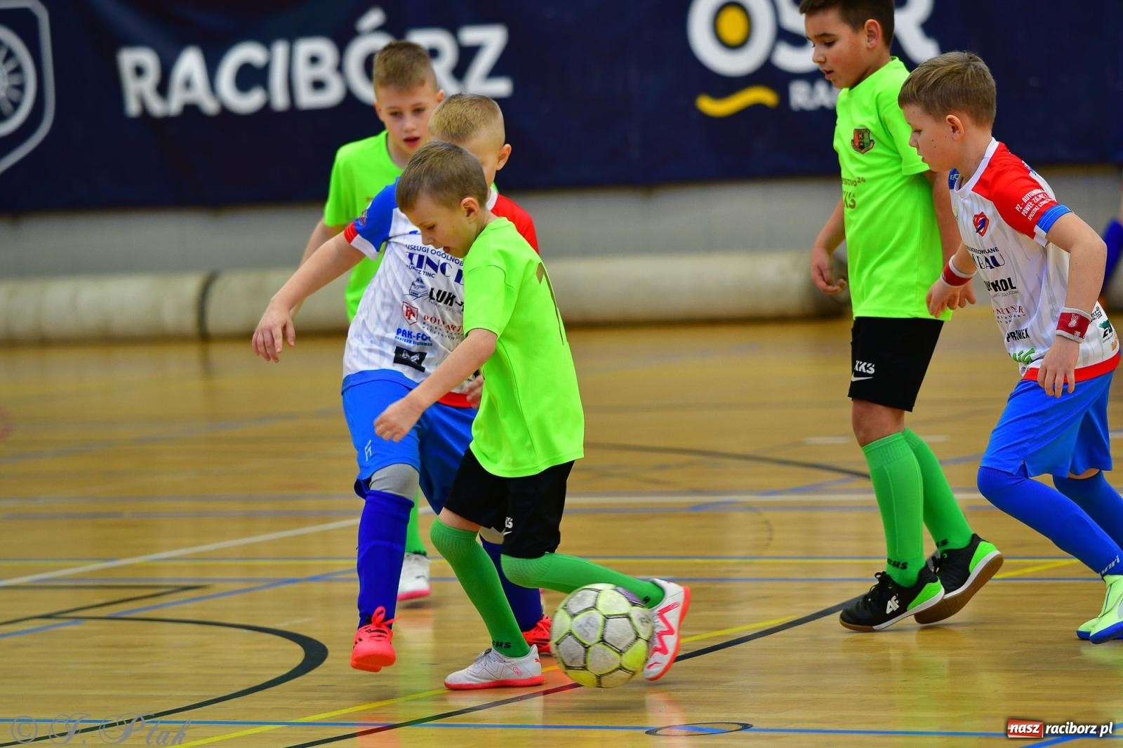 Zdjęcie w galerii na portalu naszraciborz.pl: Piłkarska rywalizacja rocznika 2016. Kolejny turniej fundacji Junior Trening [FOTO] wiadomości z regionu