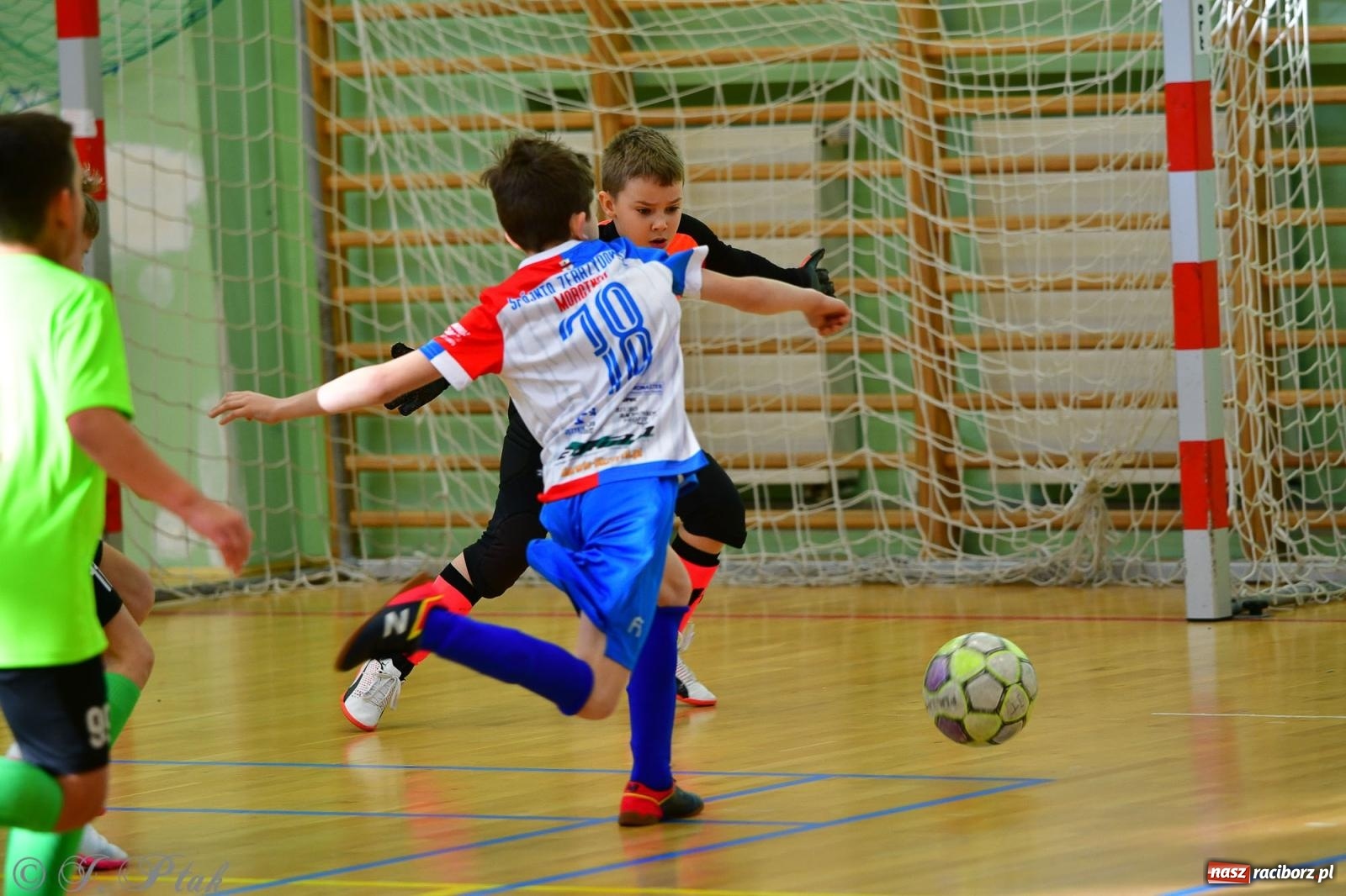 Zdjęcie w galerii na portalu naszraciborz.pl: Piłkarska rywalizacja rocznika 2016. Kolejny turniej fundacji Junior Trening [FOTO] wiadomości z regionu