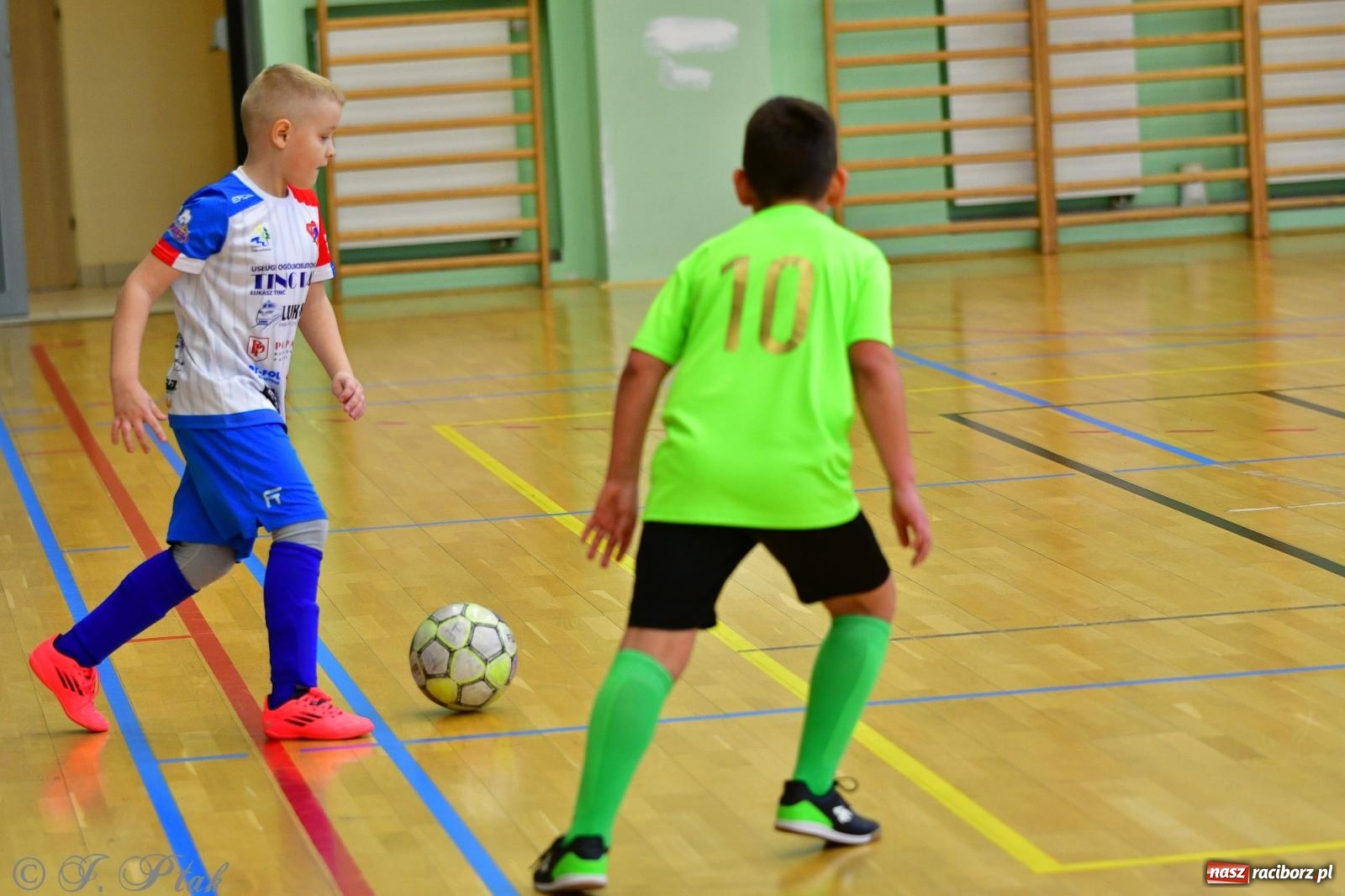 Zdjęcie w galerii na portalu naszraciborz.pl: Piłkarska rywalizacja rocznika 2016. Kolejny turniej fundacji Junior Trening [FOTO] wiadomości z regionu