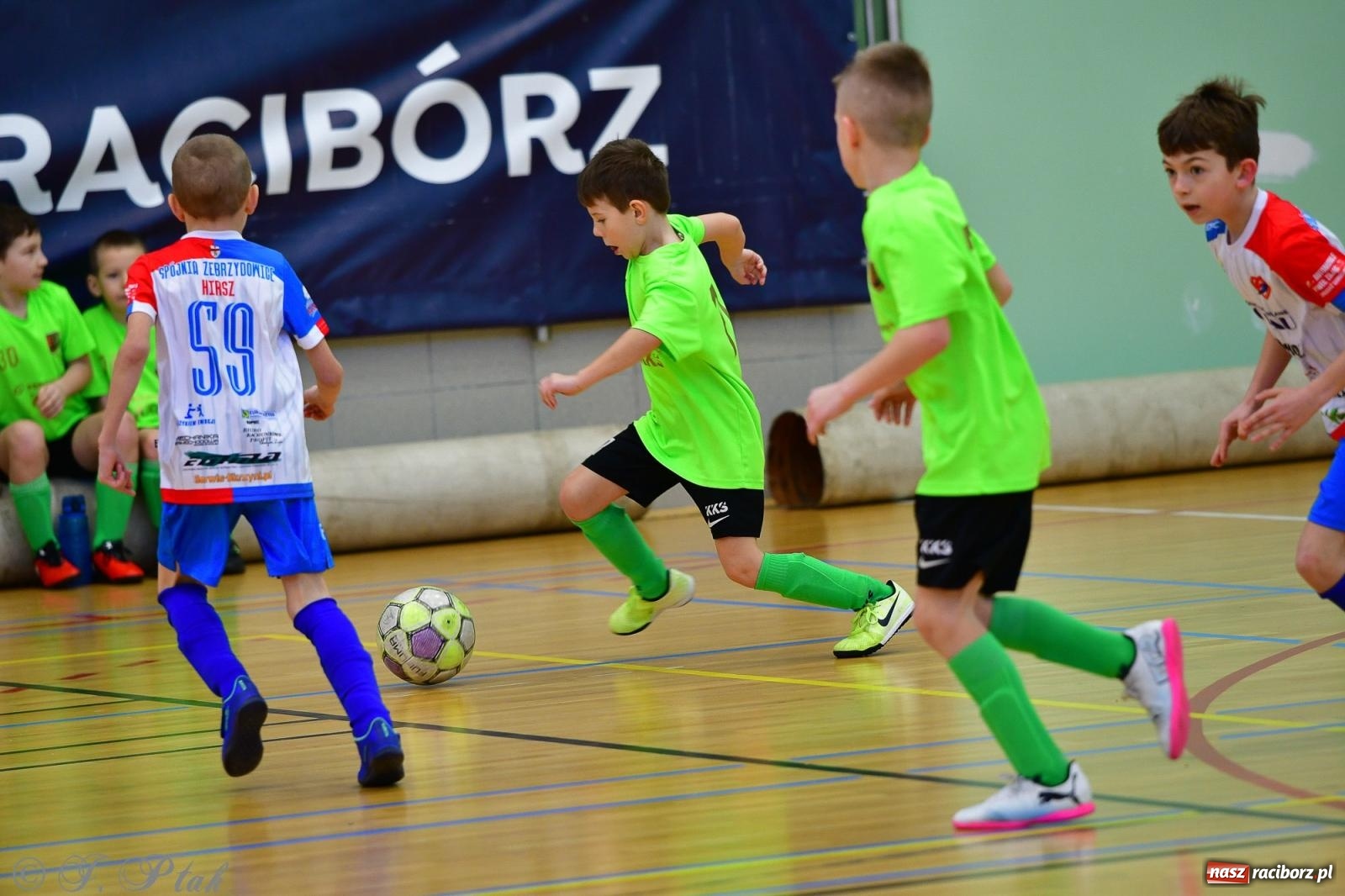 Zdjęcie w galerii na portalu naszraciborz.pl: Piłkarska rywalizacja rocznika 2016. Kolejny turniej fundacji Junior Trening [FOTO] wiadomości z regionu
