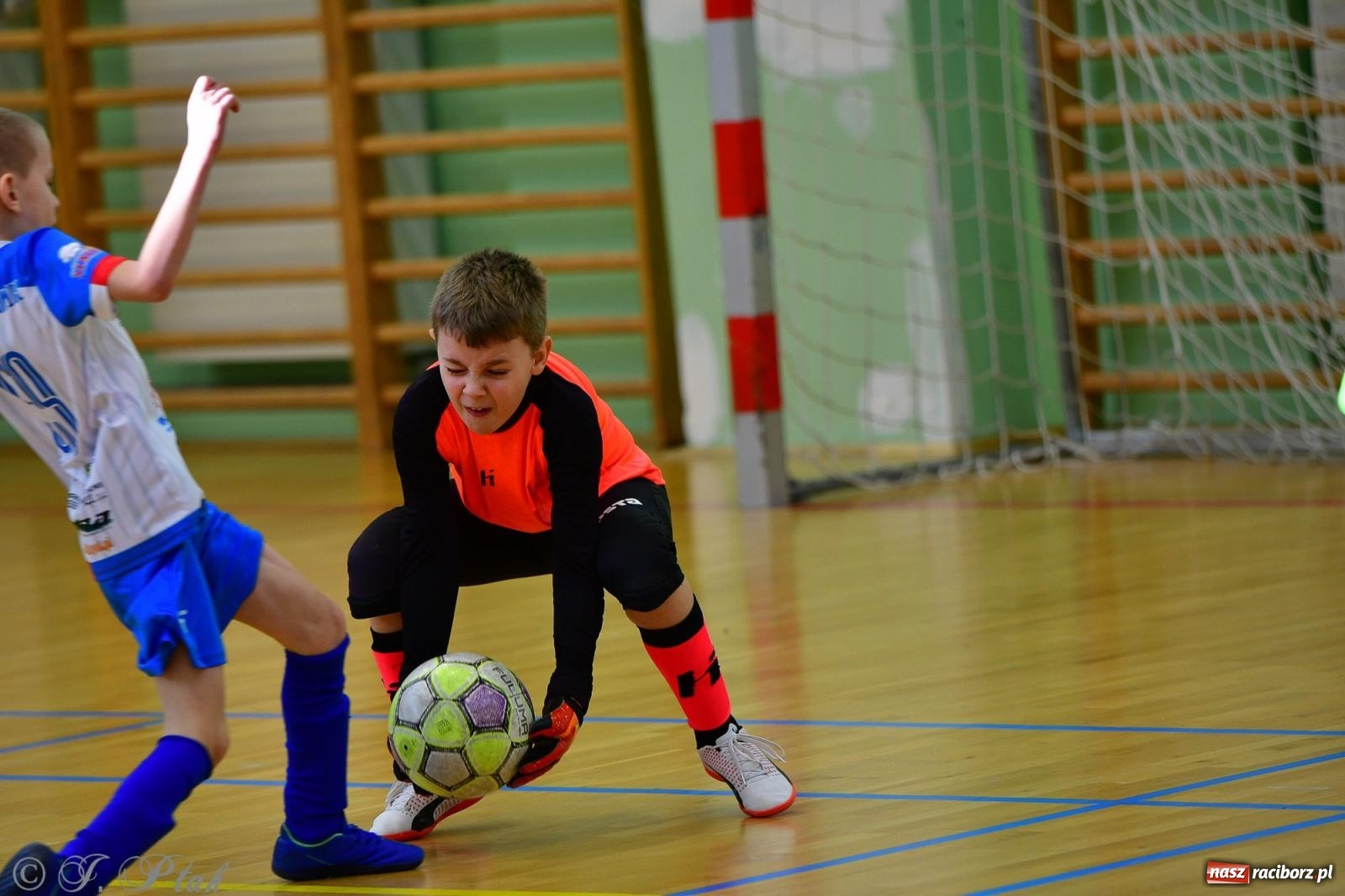 Zdjęcie w galerii na portalu naszraciborz.pl: Piłkarska rywalizacja rocznika 2016. Kolejny turniej fundacji Junior Trening [FOTO] wiadomości z regionu