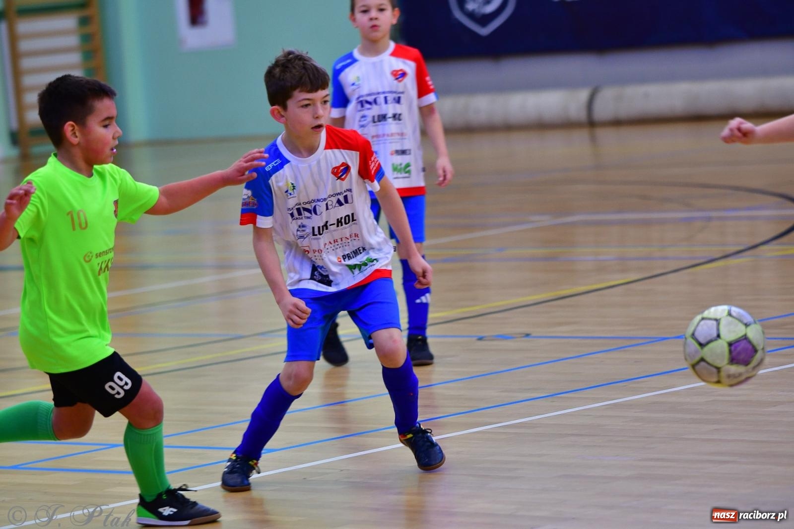 Zdjęcie w galerii na portalu naszraciborz.pl: Piłkarska rywalizacja rocznika 2016. Kolejny turniej fundacji Junior Trening [FOTO] wiadomości z regionu