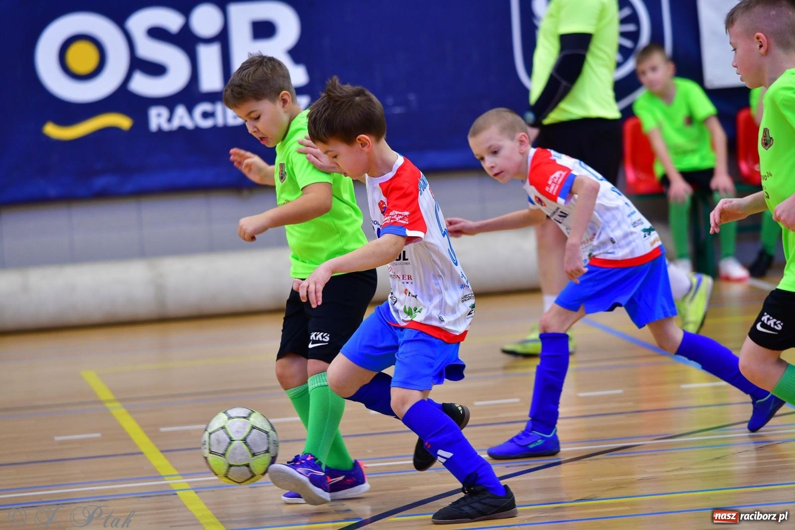 Zdjęcie w galerii na portalu naszraciborz.pl: Piłkarska rywalizacja rocznika 2016. Kolejny turniej fundacji Junior Trening [FOTO] wiadomości z regionu