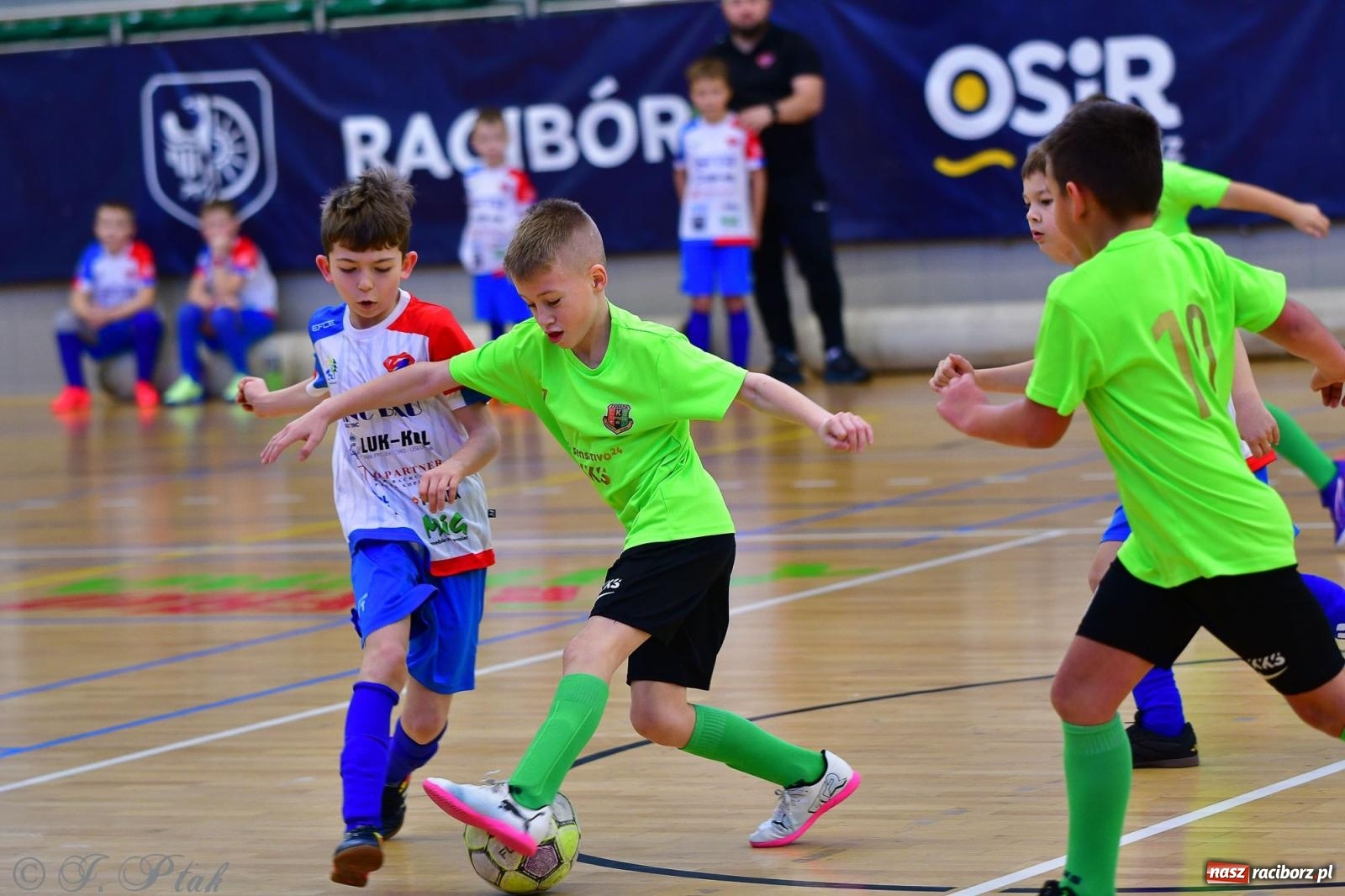 Zdjęcie w galerii na portalu naszraciborz.pl: Piłkarska rywalizacja rocznika 2016. Kolejny turniej fundacji Junior Trening [FOTO] wiadomości z regionu