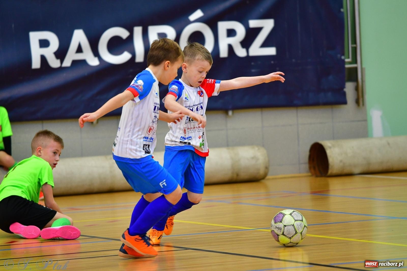Zdjęcie w galerii na portalu naszraciborz.pl: Piłkarska rywalizacja rocznika 2016. Kolejny turniej fundacji Junior Trening [FOTO] wiadomości z regionu