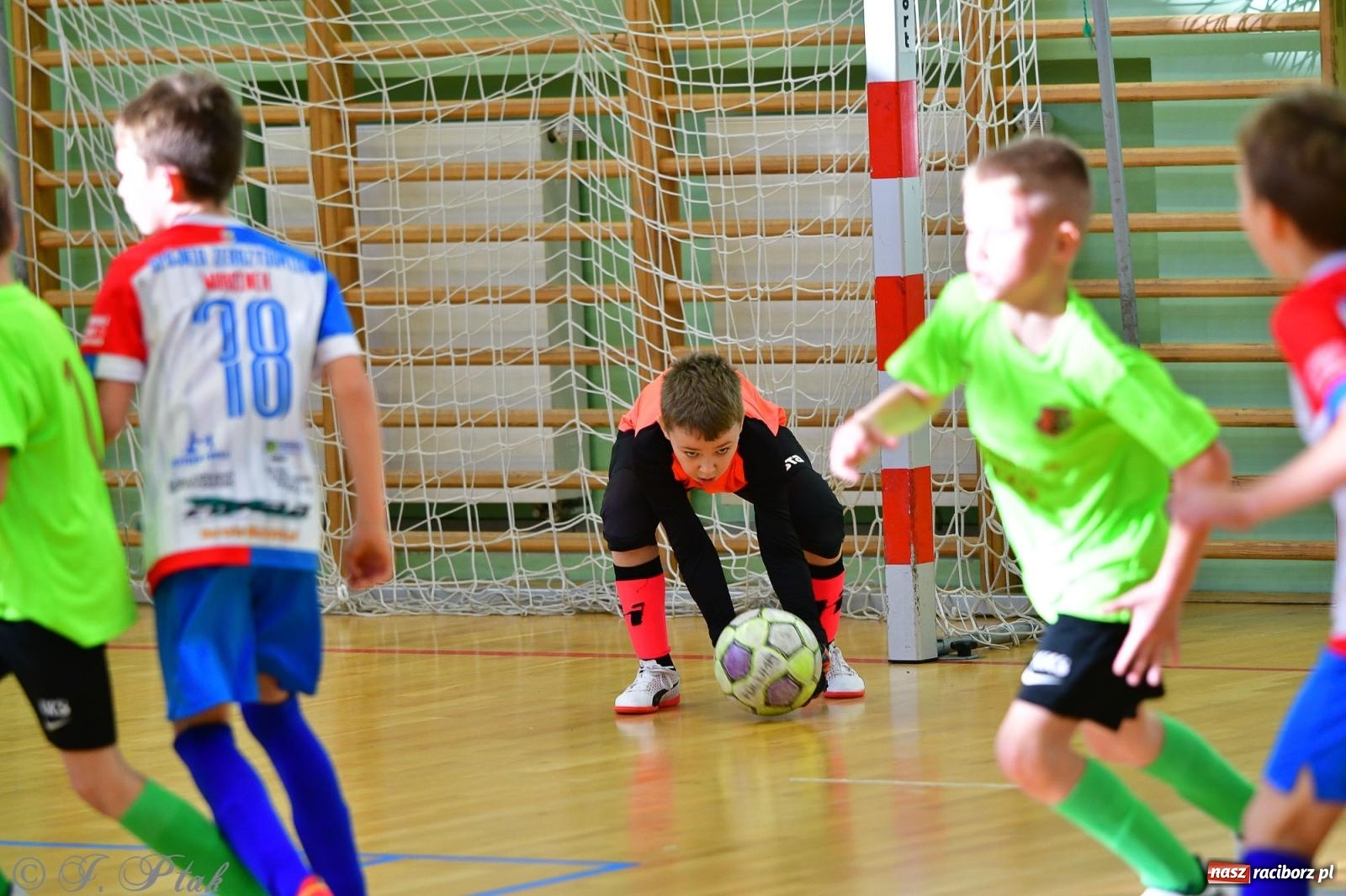 Zdjęcie w galerii na portalu naszraciborz.pl: Piłkarska rywalizacja rocznika 2016. Kolejny turniej fundacji Junior Trening [FOTO] wiadomości z regionu