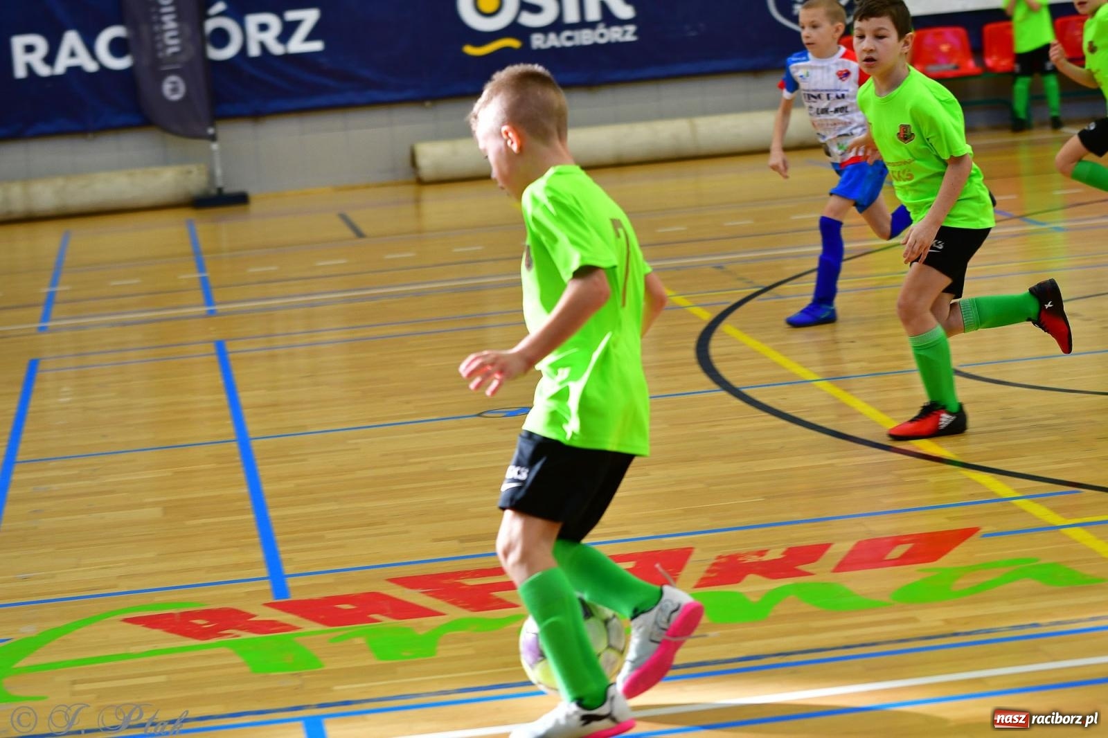 Zdjęcie w galerii na portalu naszraciborz.pl: Piłkarska rywalizacja rocznika 2016. Kolejny turniej fundacji Junior Trening [FOTO] wiadomości z regionu