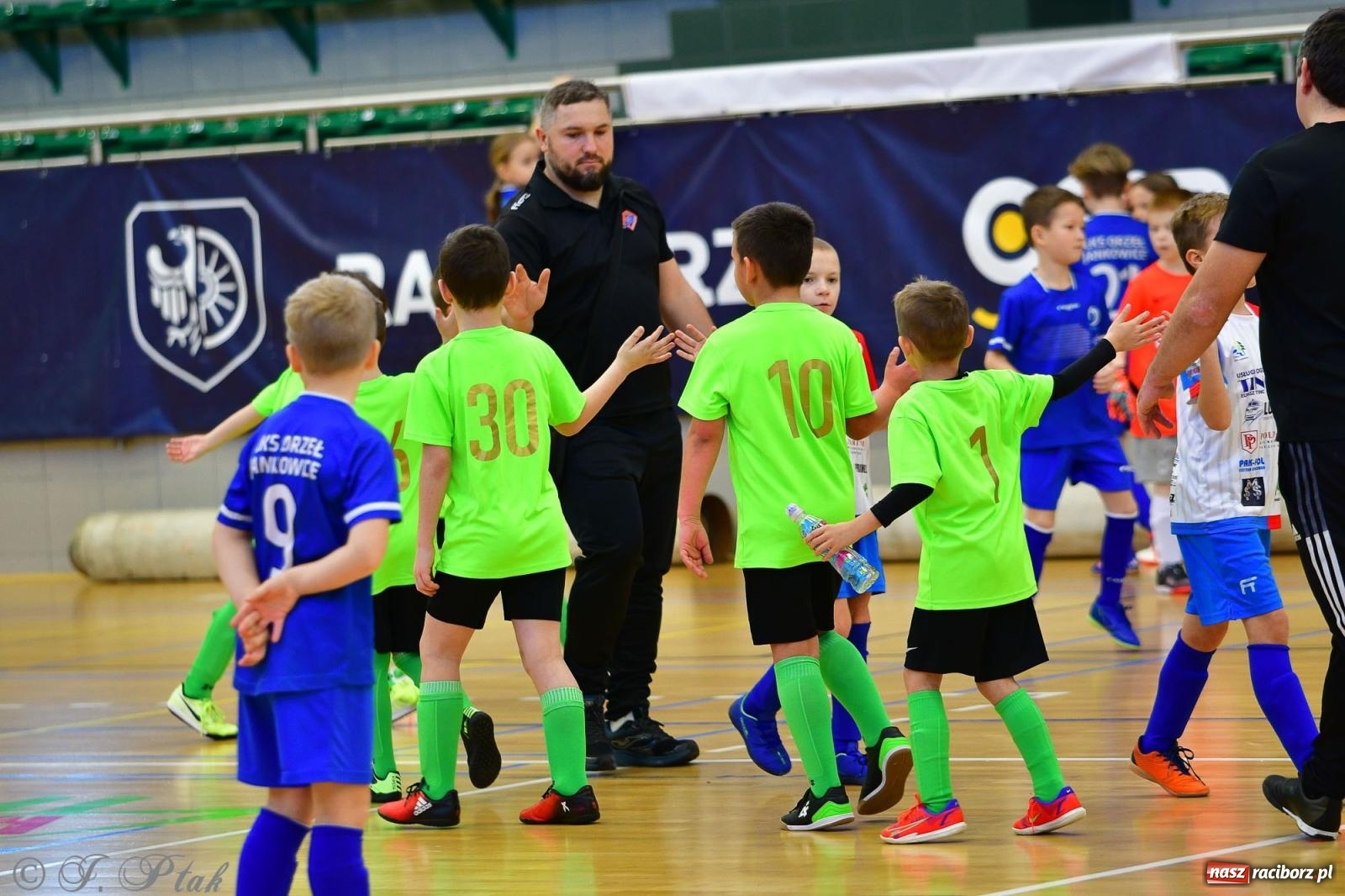 Zdjęcie w galerii na portalu naszraciborz.pl: Piłkarska rywalizacja rocznika 2016. Kolejny turniej fundacji Junior Trening [FOTO] wiadomości z regionu