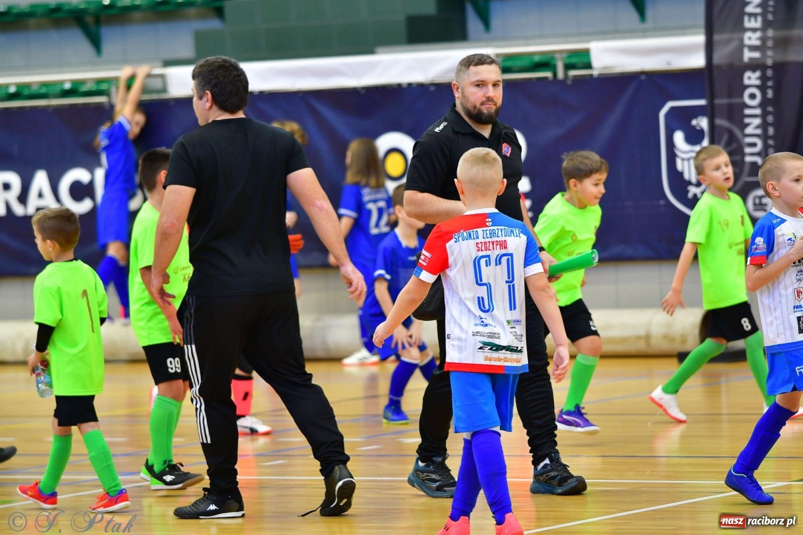 Zdjęcie w galerii na portalu naszraciborz.pl: Piłkarska rywalizacja rocznika 2016. Kolejny turniej fundacji Junior Trening [FOTO] wiadomości z regionu