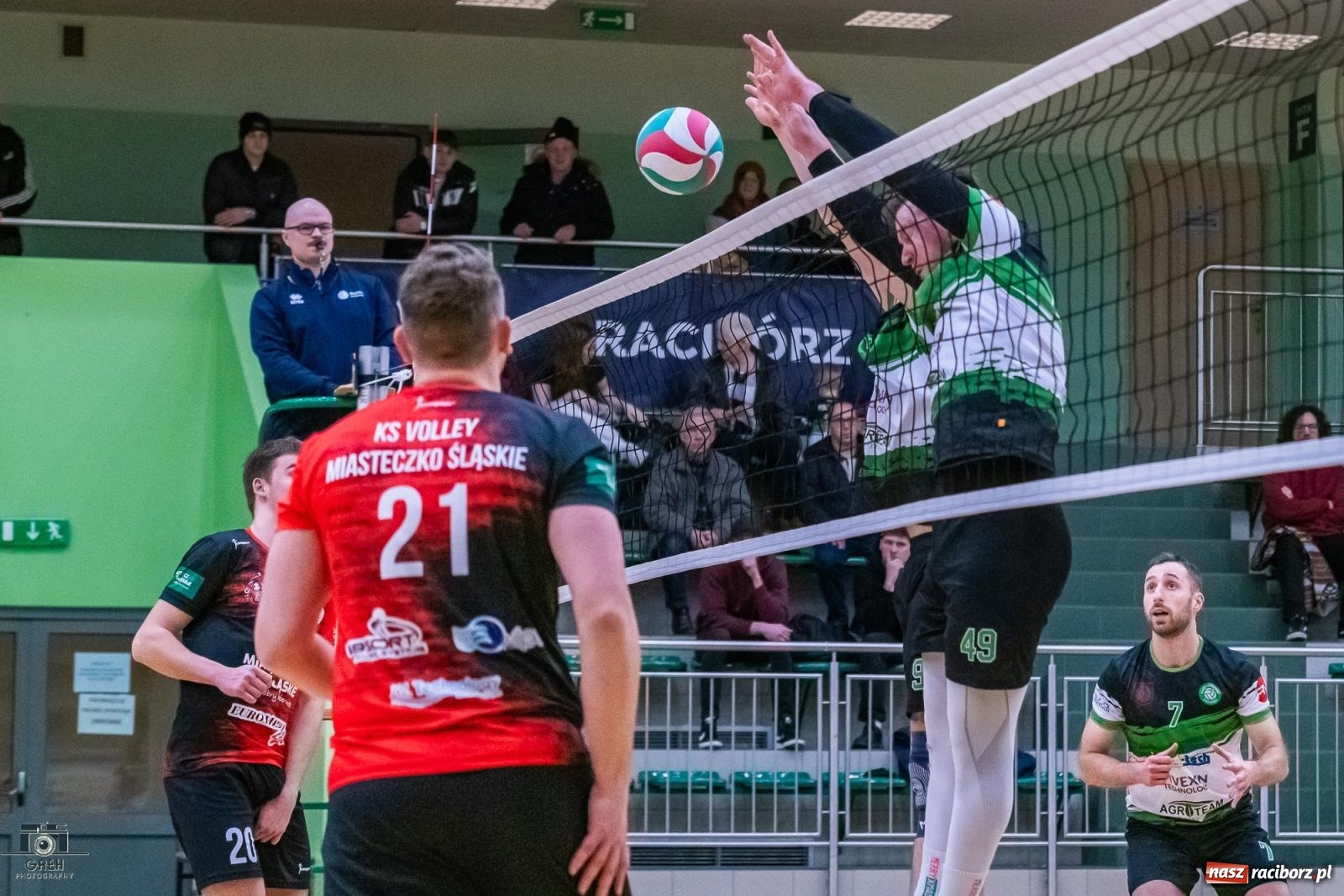 Zdjęcie w galerii na portalu naszraciborz.pl: Kolejny siatkarski dreszczowiec zakończony tie-breakiem [FOTO] wiadomości z regionu