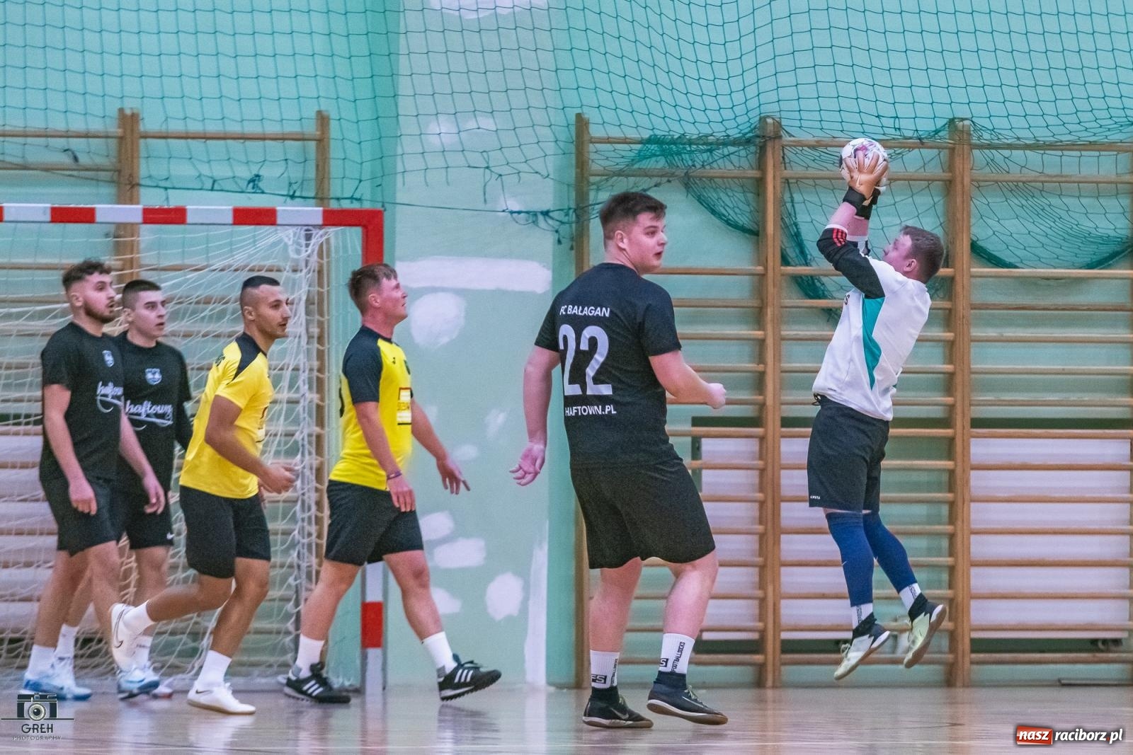 Zdjęcie w galerii na portalu naszraciborz.pl: Futsal. Galaktyczni sprzątnęli Bałagan [FOTO] wiadomości z regionu