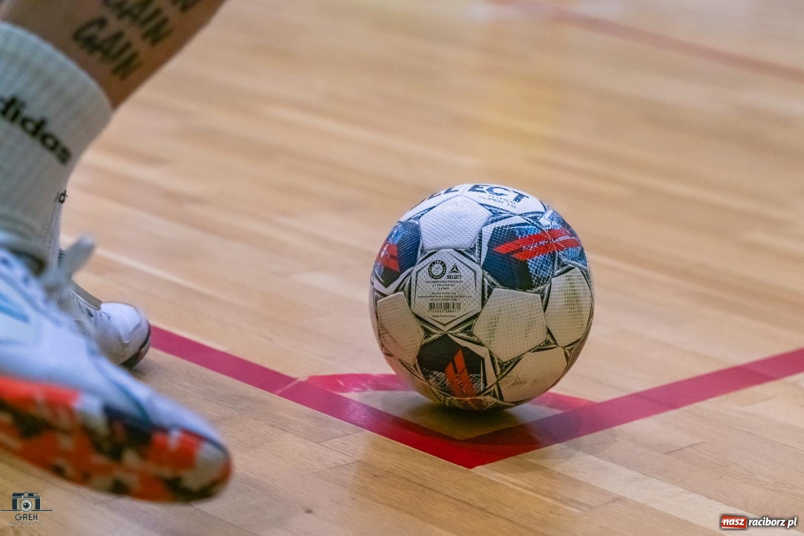 Zdjęcie w galerii na portalu naszraciborz.pl: Futsal. Galaktyczni sprzątnęli Bałagan [FOTO] wiadomości z regionu