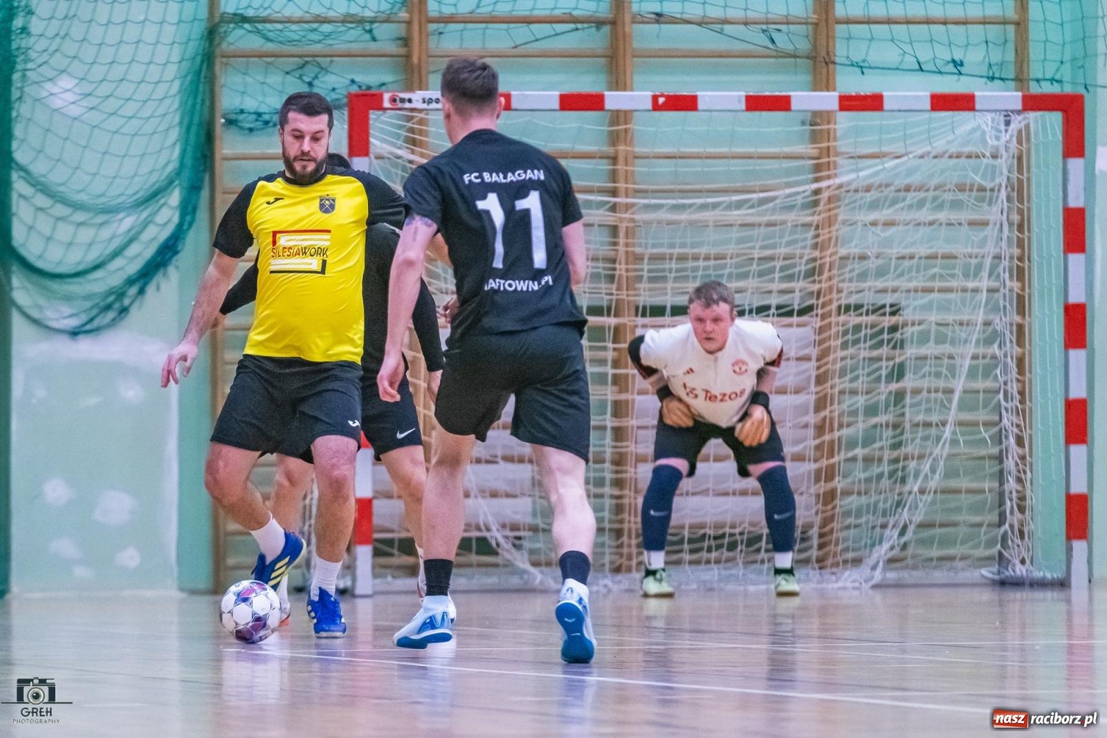 Zdjęcie w galerii na portalu naszraciborz.pl: Futsal. Galaktyczni sprzątnęli Bałagan [FOTO] wiadomości z regionu