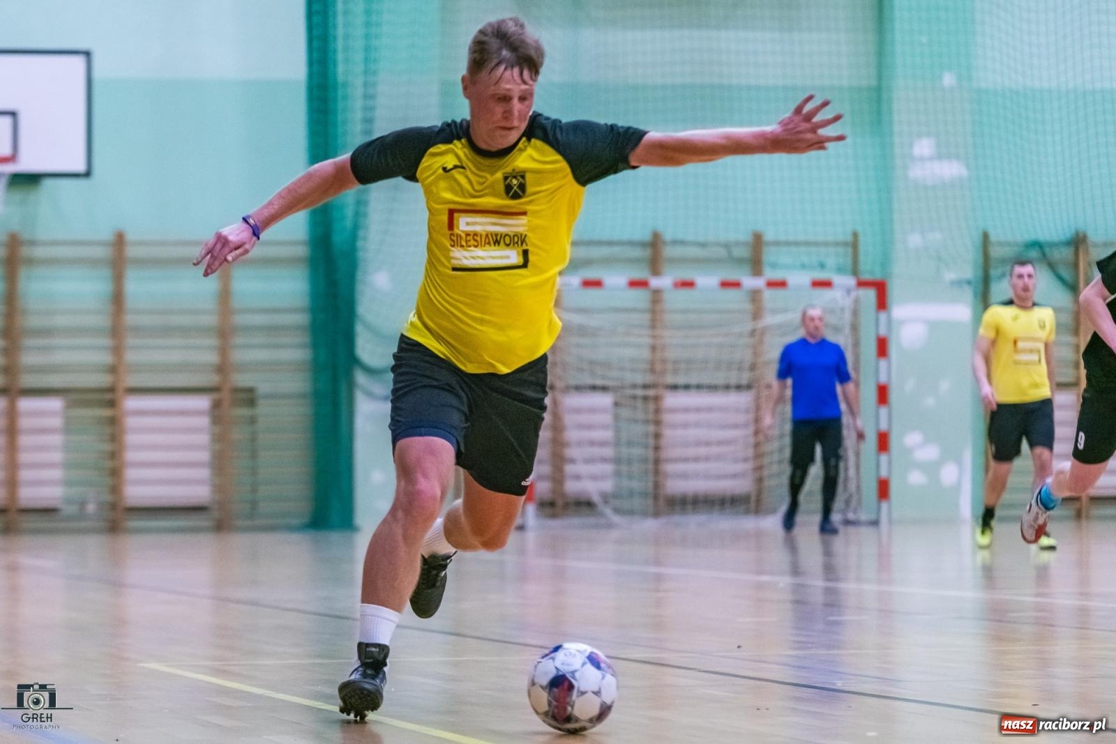 Zdjęcie w galerii na portalu naszraciborz.pl: Futsal. Galaktyczni sprzątnęli Bałagan [FOTO] wiadomości z regionu