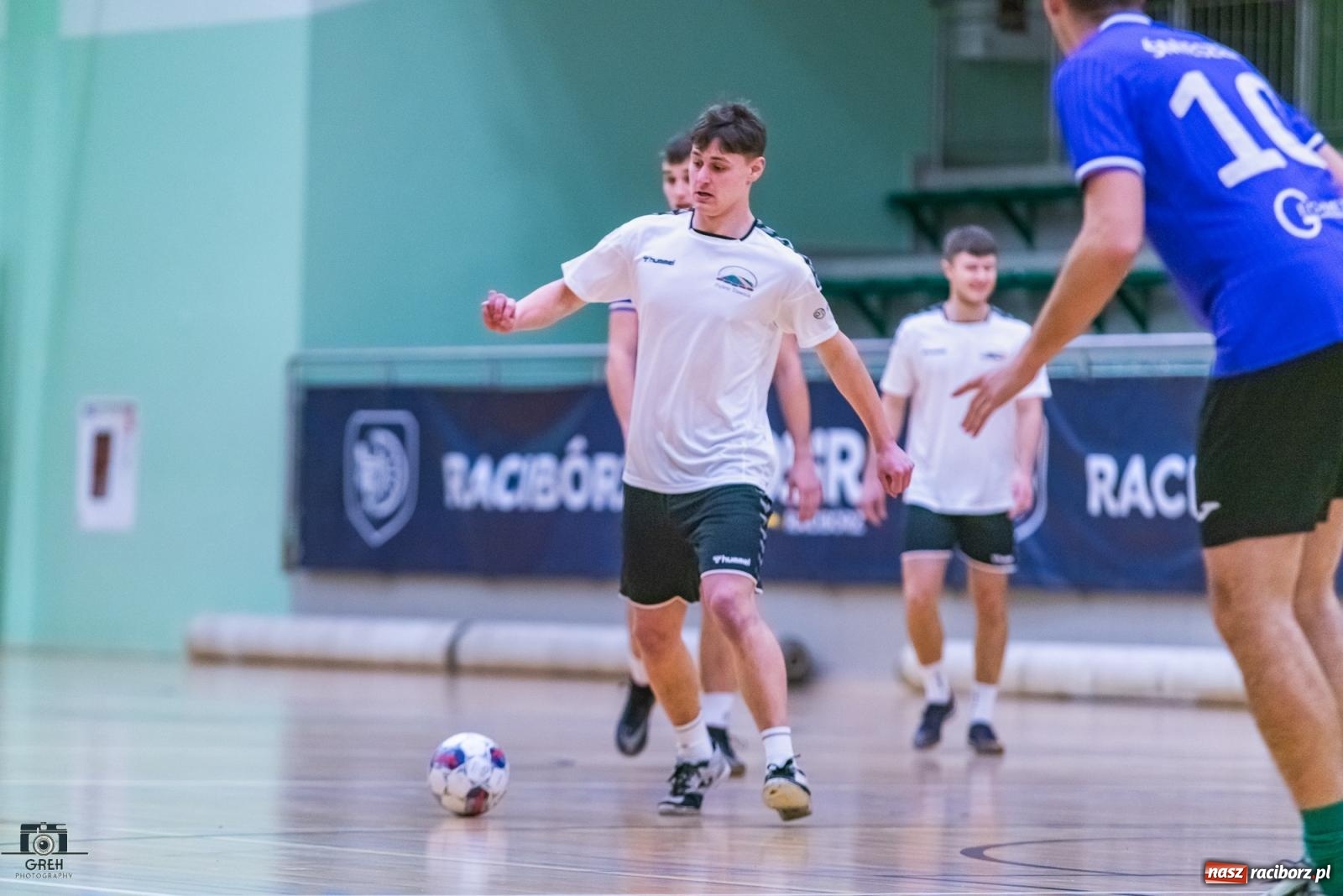 Zdjęcie w galerii na portalu naszraciborz.pl: Futsal. Galaktyczni sprzątnęli Bałagan [FOTO] wiadomości z regionu