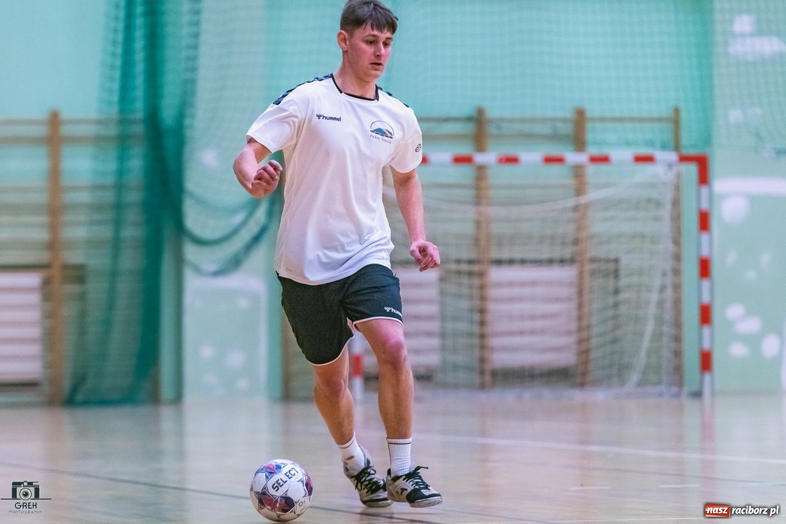 Zdjęcie w galerii na portalu naszraciborz.pl: Futsal. Galaktyczni sprzątnęli Bałagan [FOTO] wiadomości z regionu