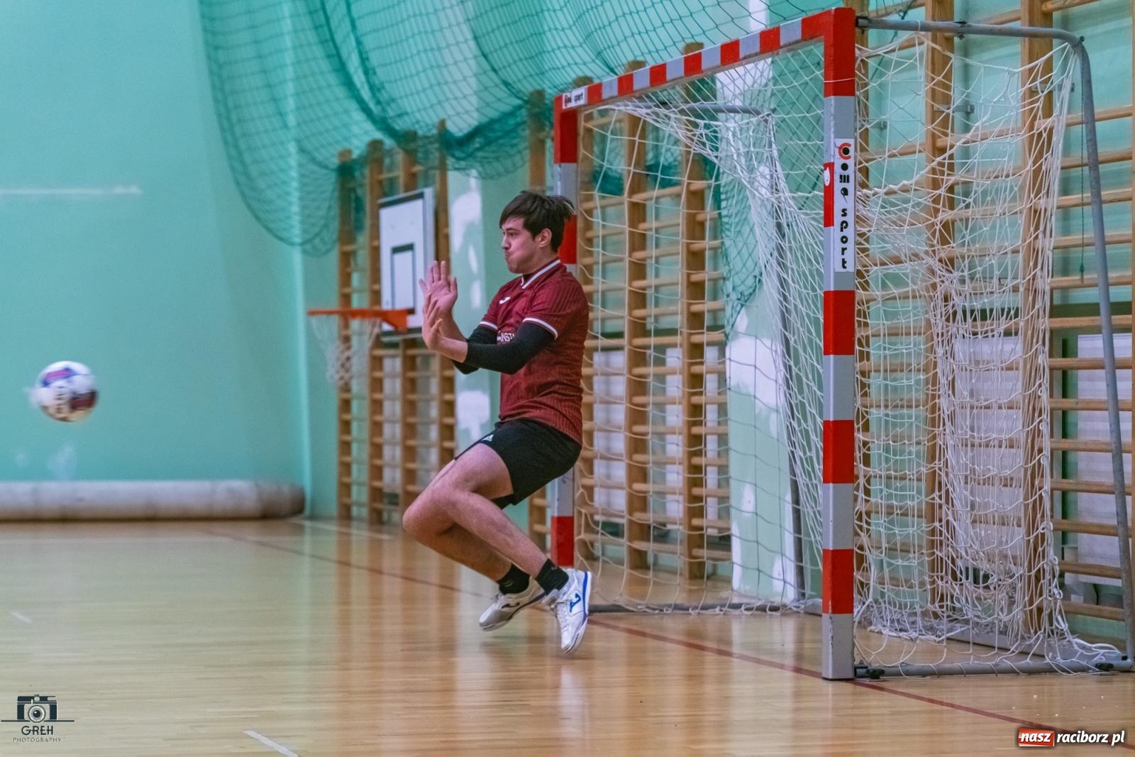Zdjęcie w galerii na portalu naszraciborz.pl: Futsal. Galaktyczni sprzątnęli Bałagan [FOTO] wiadomości z regionu