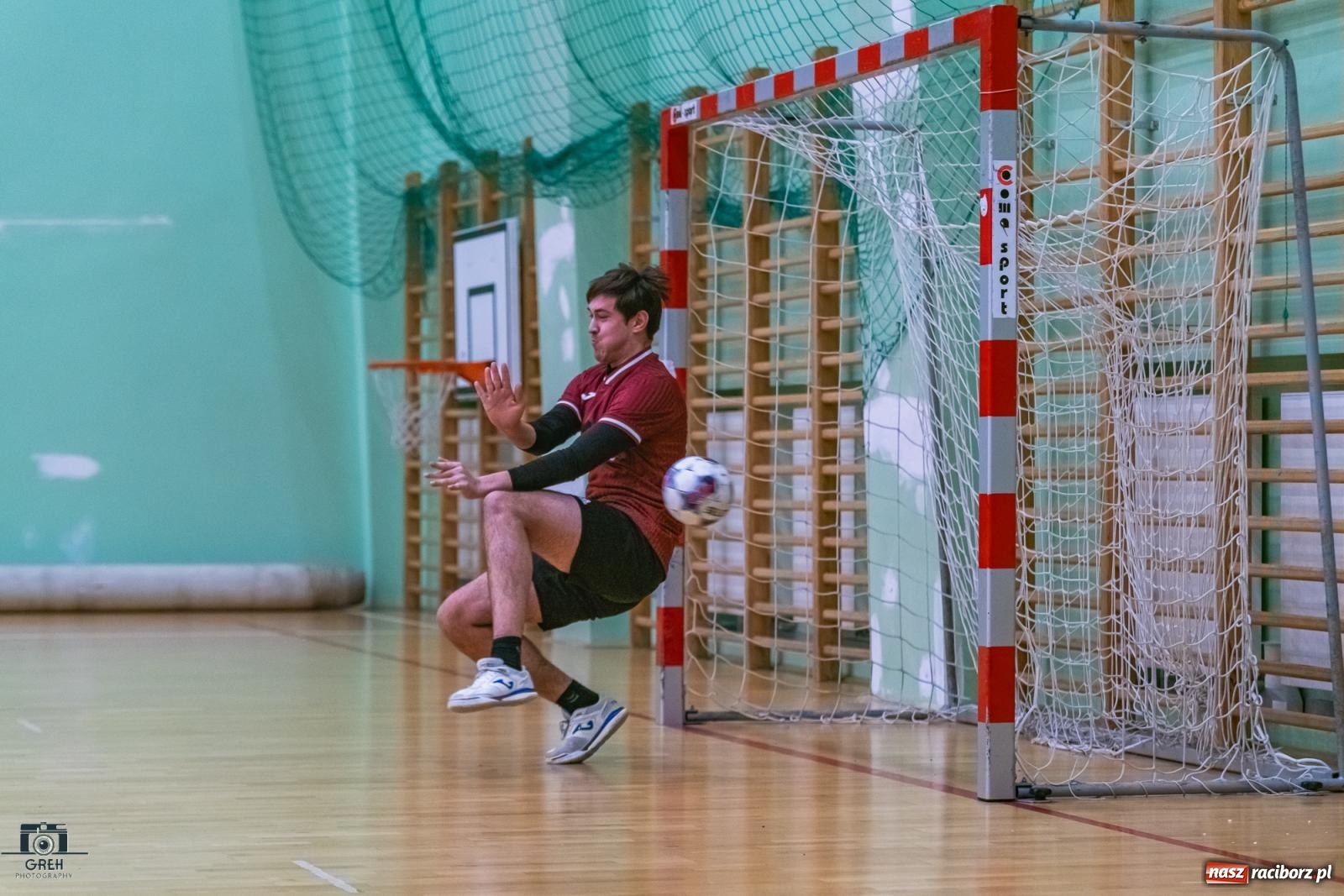 Zdjęcie w galerii na portalu naszraciborz.pl: Futsal. Galaktyczni sprzątnęli Bałagan [FOTO] wiadomości z regionu