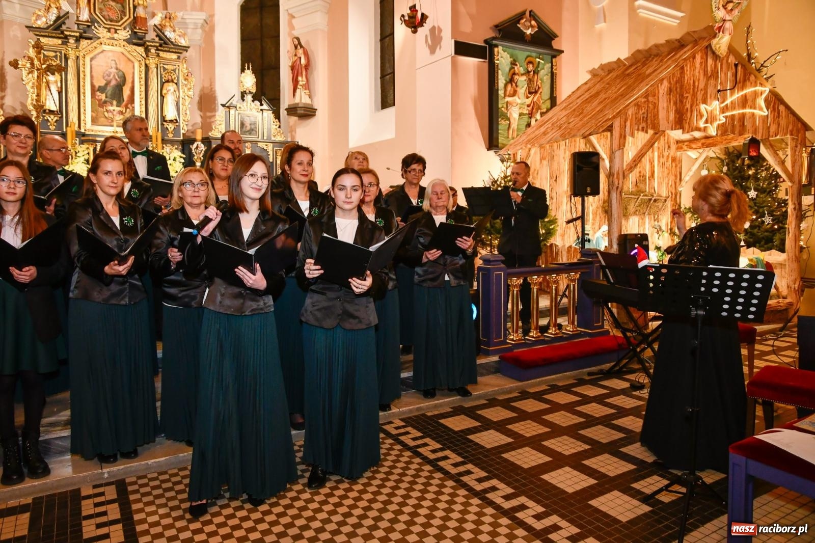 Zdjęcie w galerii na portalu naszraciborz.pl: Kolędowanie w Brzeziu – koncert pełen wzruszeń i radości [FOTO i WIDEO] wiadomości z regionu