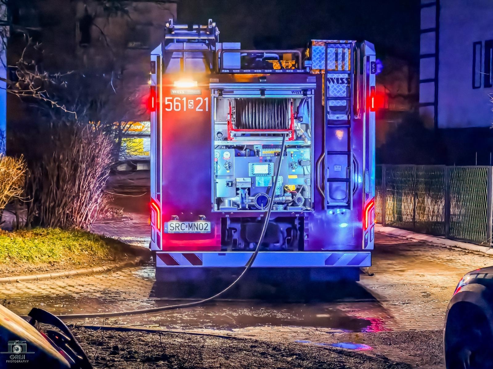 Zdjęcie w galerii na portalu naszraciborz.pl: Łuna ognia na Pomnikowej. Spłonęły trzy kontenery [FOTO] wiadomości z regionu