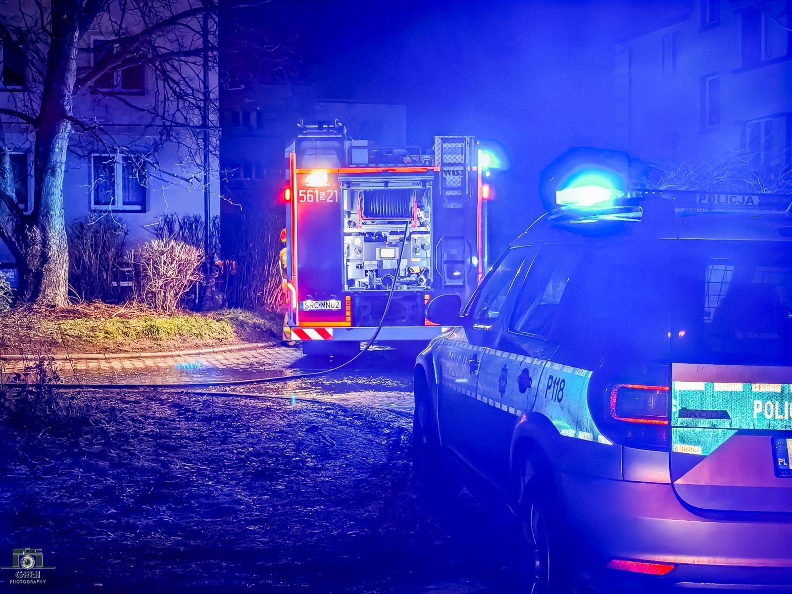 Zdjęcie w galerii na portalu naszraciborz.pl: Łuna ognia na Pomnikowej. Spłonęły trzy kontenery [FOTO] wiadomości z regionu