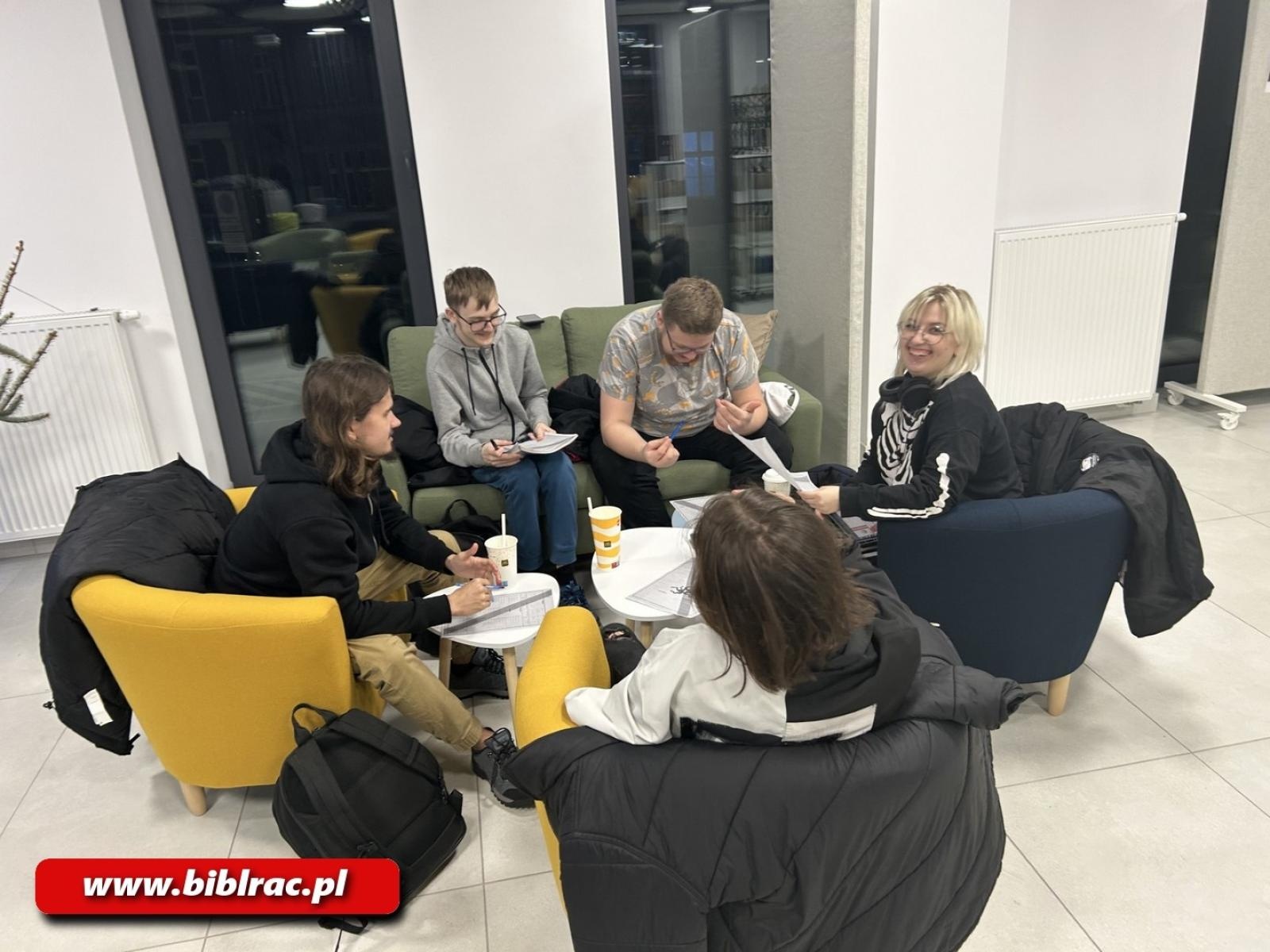 Zdjęcie w galerii na portalu naszraciborz.pl: Miłośnicy fantastyki spotkali się na Stacji Młodych wiadomości z regionu