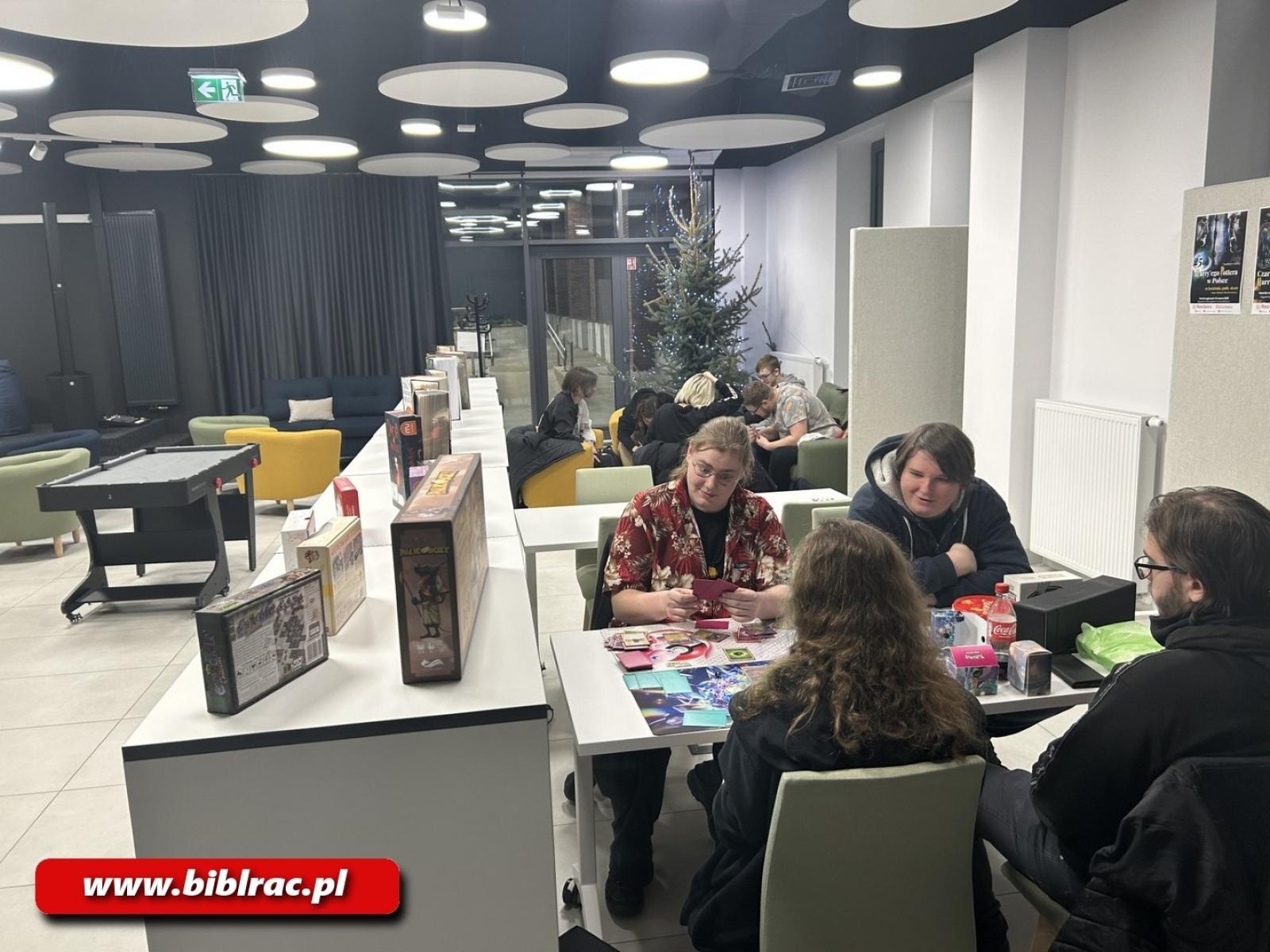 Zdjęcie w galerii na portalu naszraciborz.pl: Miłośnicy fantastyki spotkali się na Stacji Młodych wiadomości z regionu