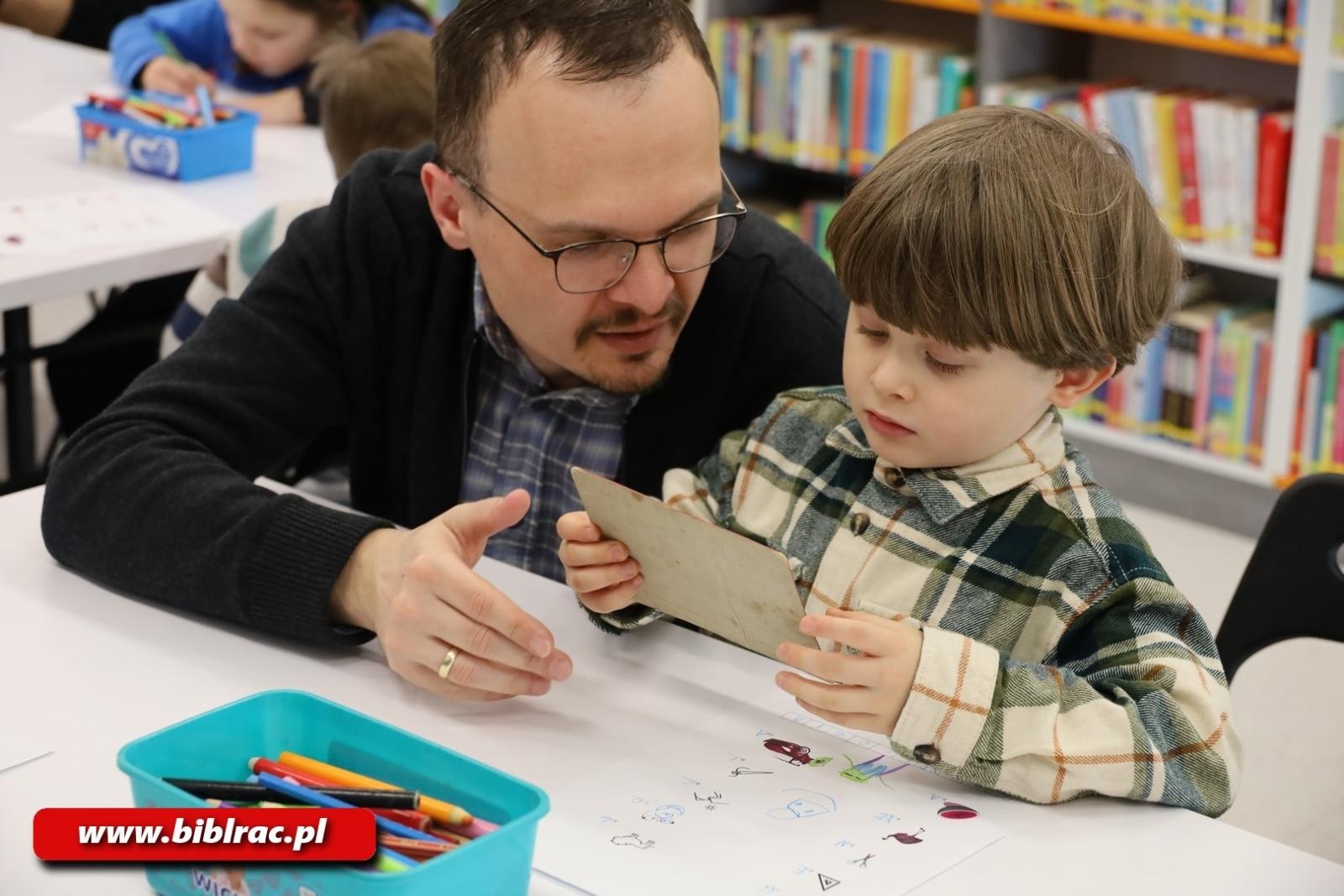 Zdjęcie w galerii na portalu naszraciborz.pl: Nie taka genealogia straszna, czyli sobotnie warsztaty w Klubie Ojca wiadomości z regionu