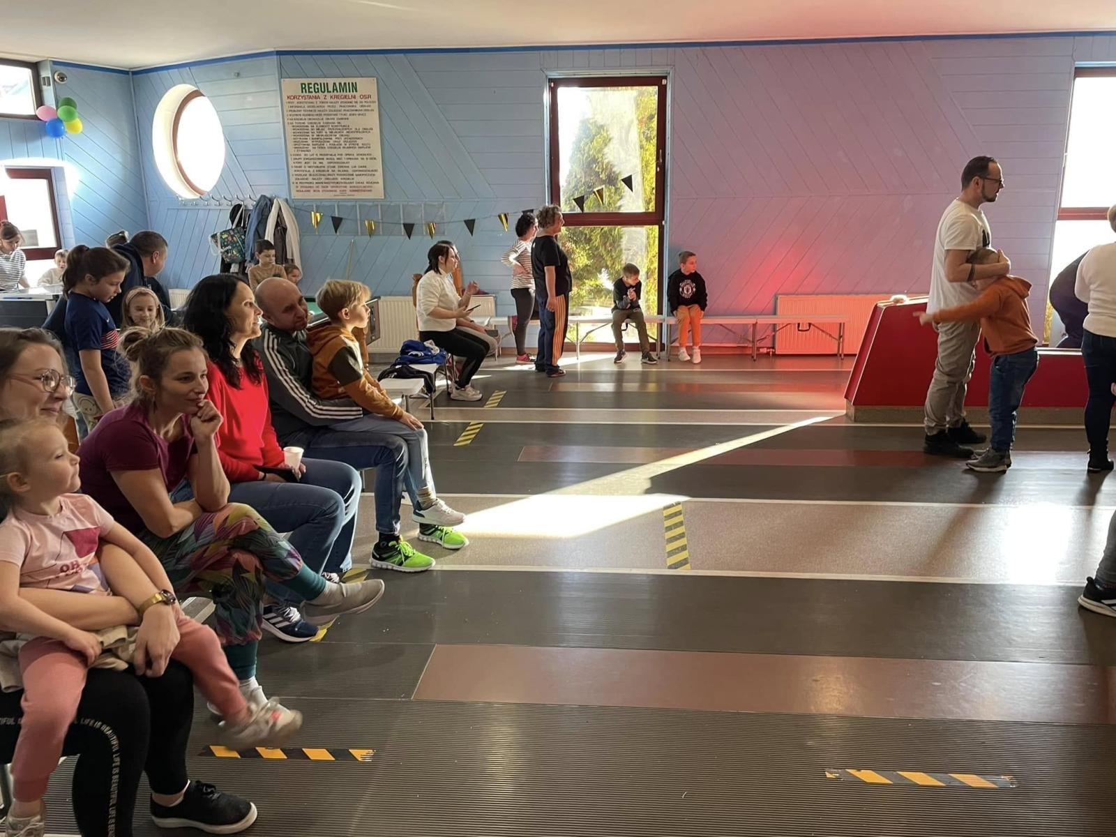 Zdjęcie w galerii na portalu naszraciborz.pl: Rodzinne emocje na I Kręglarskim Turnieju Rodzinnym w Raciborzu wiadomości z regionu