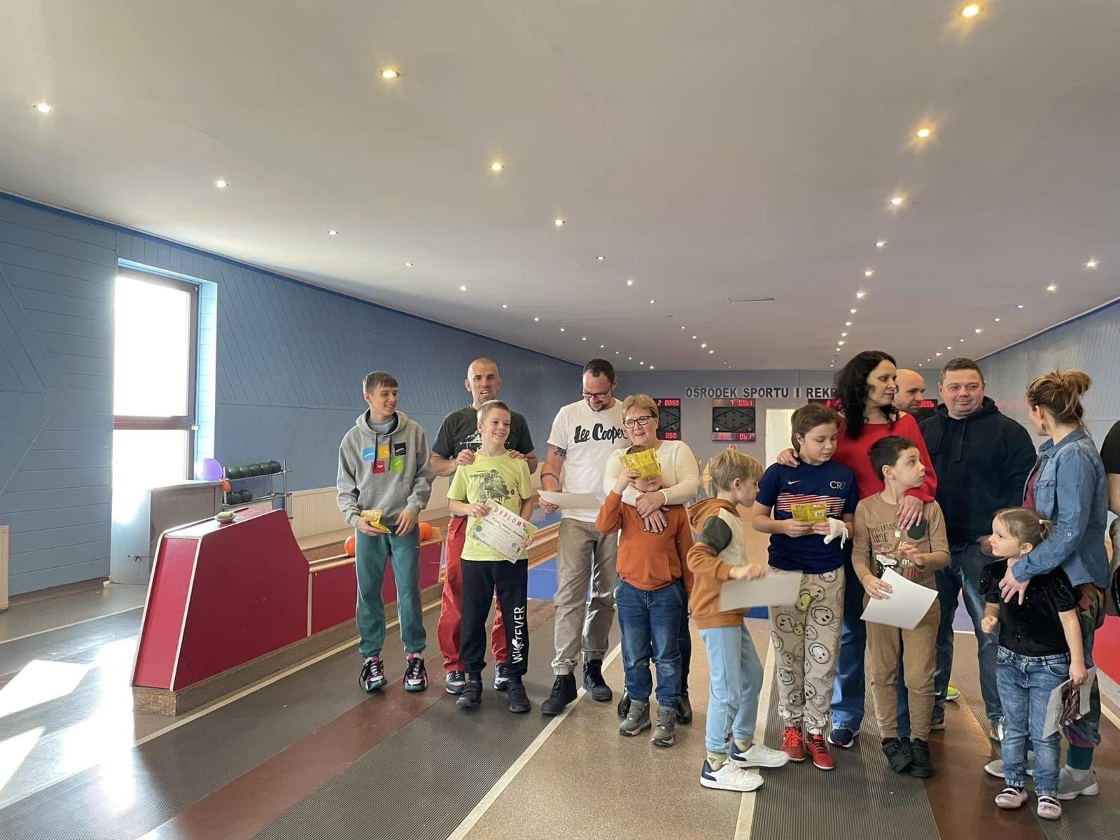 Zdjęcie w galerii na portalu naszraciborz.pl: Rodzinne emocje na I Kręglarskim Turnieju Rodzinnym w Raciborzu wiadomości z regionu