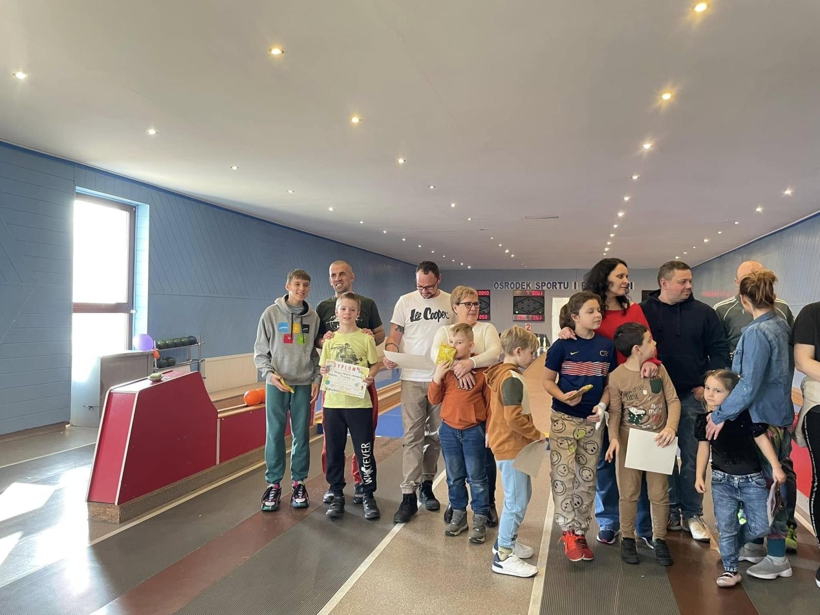 Zdjęcie w galerii na portalu naszraciborz.pl: Rodzinne emocje na I Kręglarskim Turnieju Rodzinnym w Raciborzu wiadomości z regionu