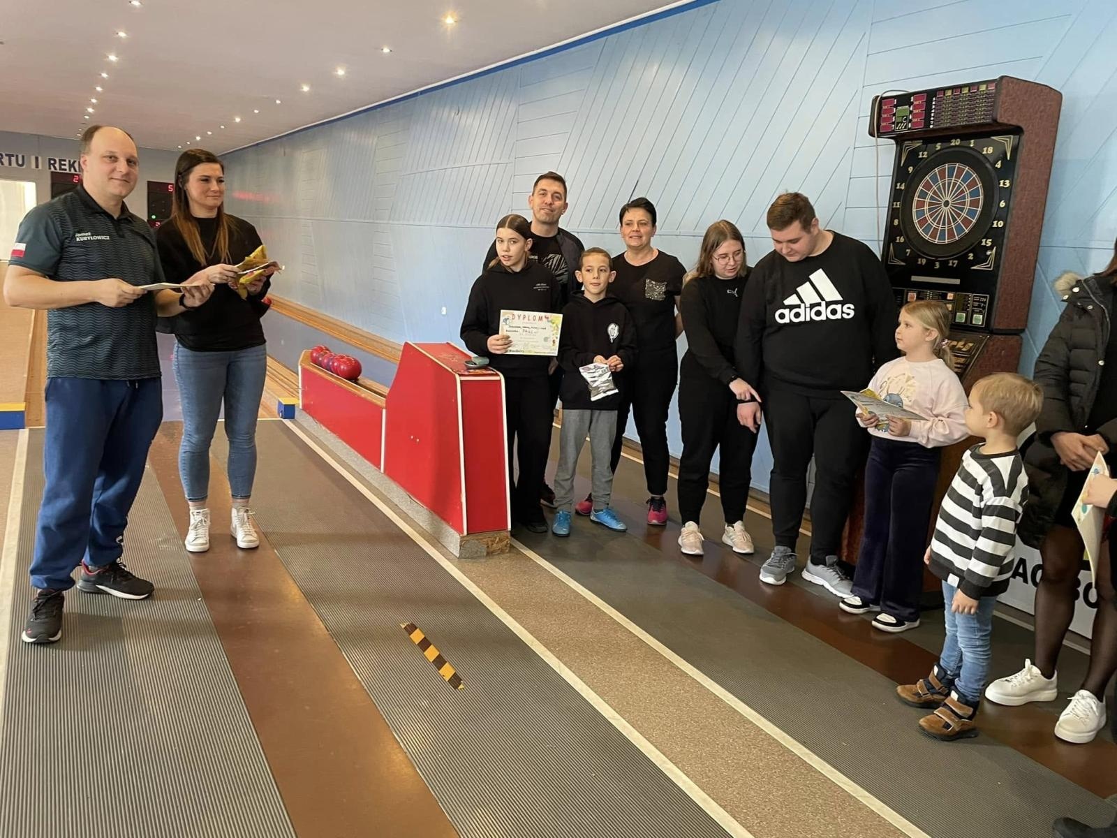 Zdjęcie w galerii na portalu naszraciborz.pl: Rodzinne emocje na I Kręglarskim Turnieju Rodzinnym w Raciborzu wiadomości z regionu