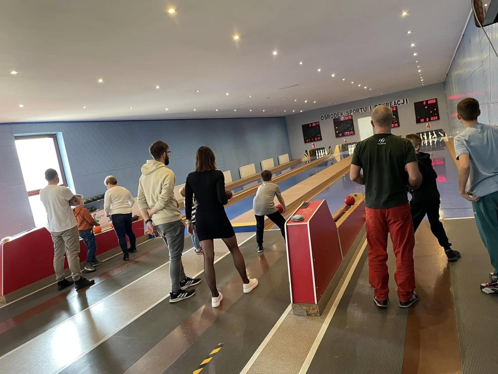 Zdjęcie w galerii na portalu naszraciborz.pl: Rodzinne emocje na I Kręglarskim Turnieju Rodzinnym w Raciborzu wiadomości z regionu