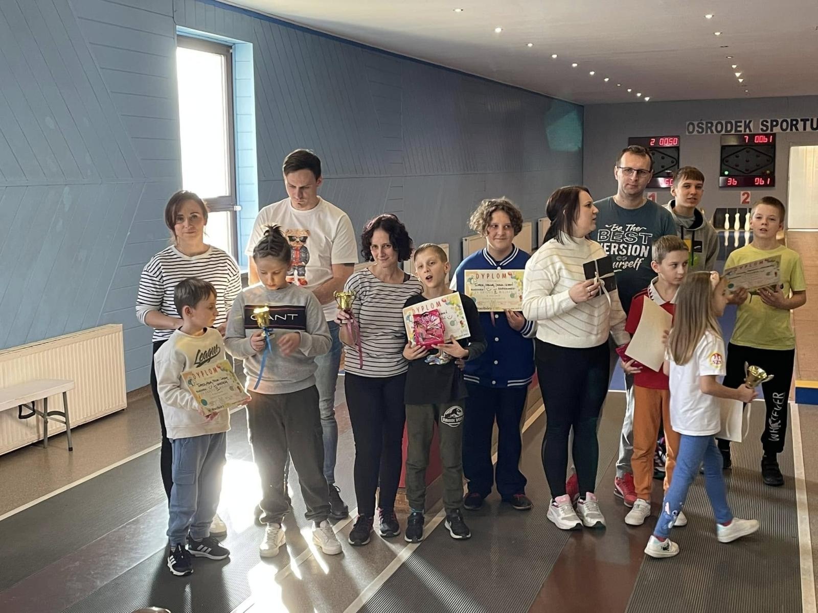 Zdjęcie w galerii na portalu naszraciborz.pl: Rodzinne emocje na I Kręglarskim Turnieju Rodzinnym w Raciborzu wiadomości z regionu