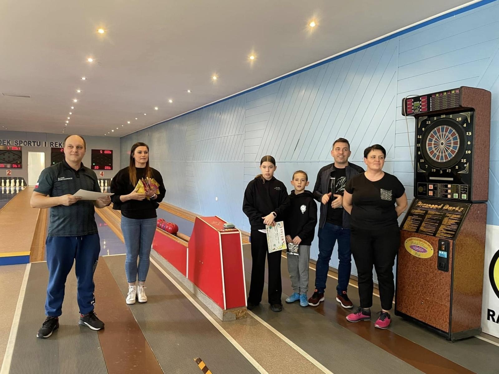 Zdjęcie w galerii na portalu naszraciborz.pl: Rodzinne emocje na I Kręglarskim Turnieju Rodzinnym w Raciborzu wiadomości z regionu