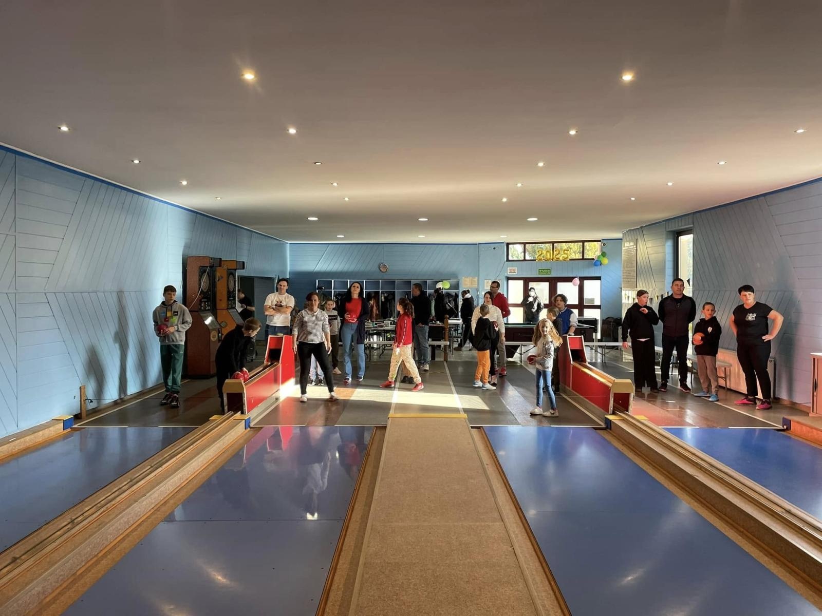 Zdjęcie w galerii na portalu naszraciborz.pl: Rodzinne emocje na I Kręglarskim Turnieju Rodzinnym w Raciborzu wiadomości z regionu