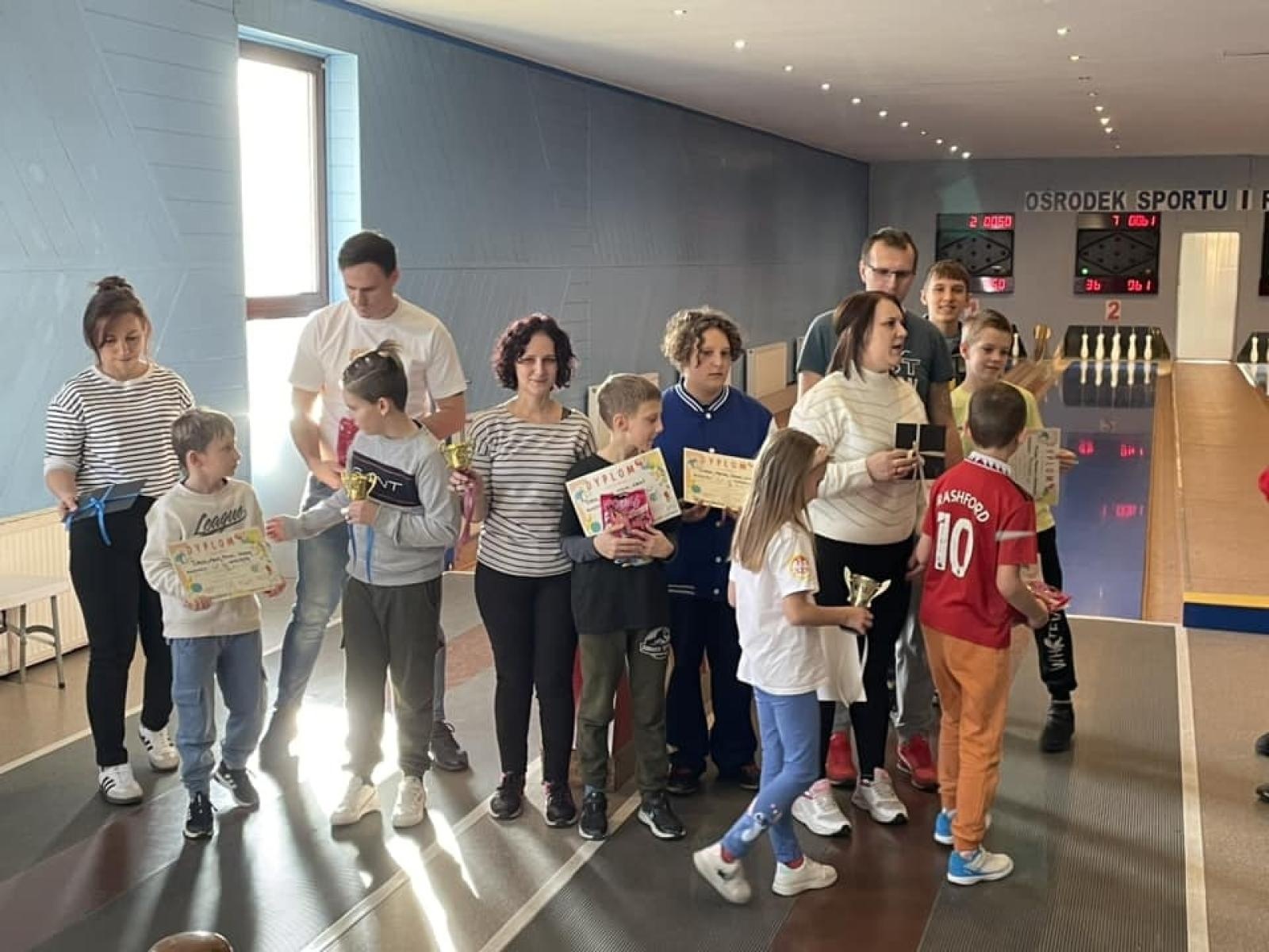 Zdjęcie w galerii na portalu naszraciborz.pl: Rodzinne emocje na I Kręglarskim Turnieju Rodzinnym w Raciborzu wiadomości z regionu