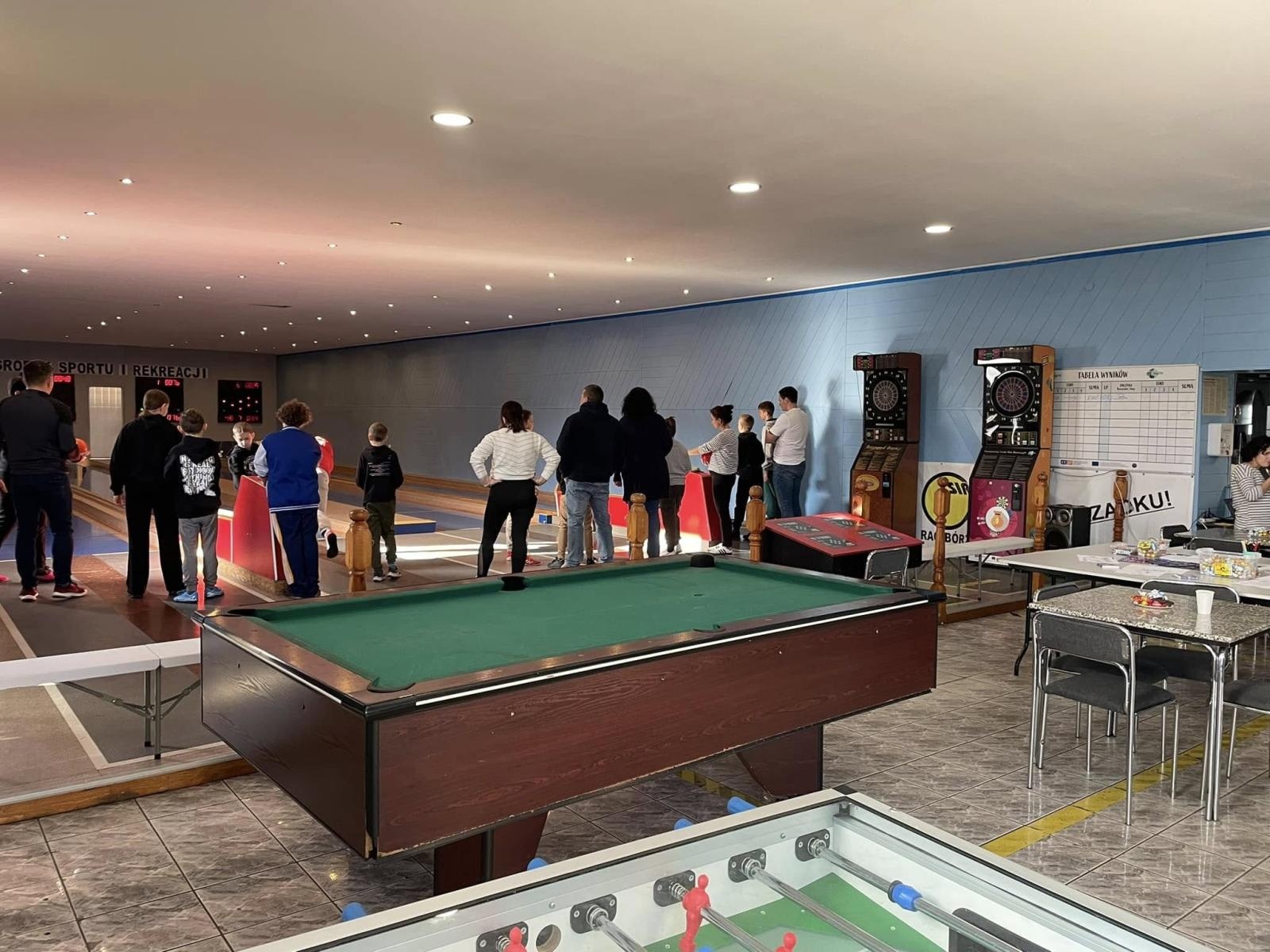 Zdjęcie w galerii na portalu naszraciborz.pl: Rodzinne emocje na I Kręglarskim Turnieju Rodzinnym w Raciborzu wiadomości z regionu