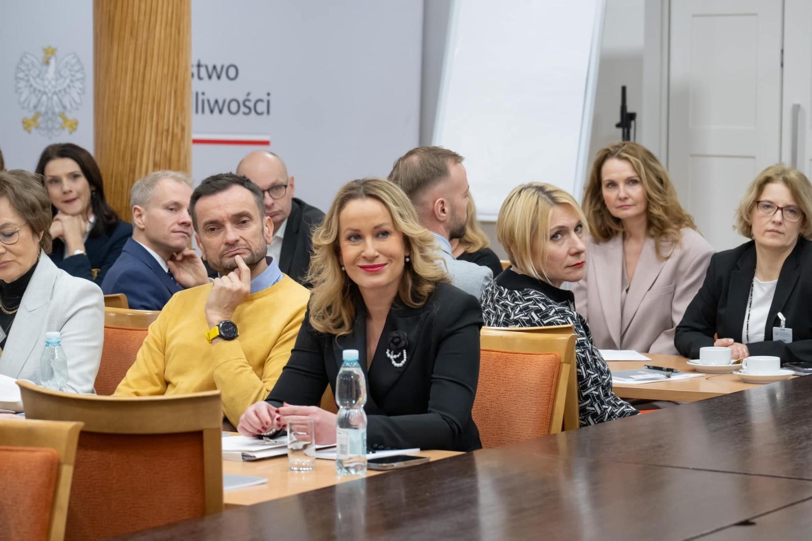 Zdjęcie w galerii na portalu naszraciborz.pl: Ministerstwo Sprawiedliwości wspiera edukację prawną w sądach. Raciborski sąd wyróżniony wiadomości z regionu