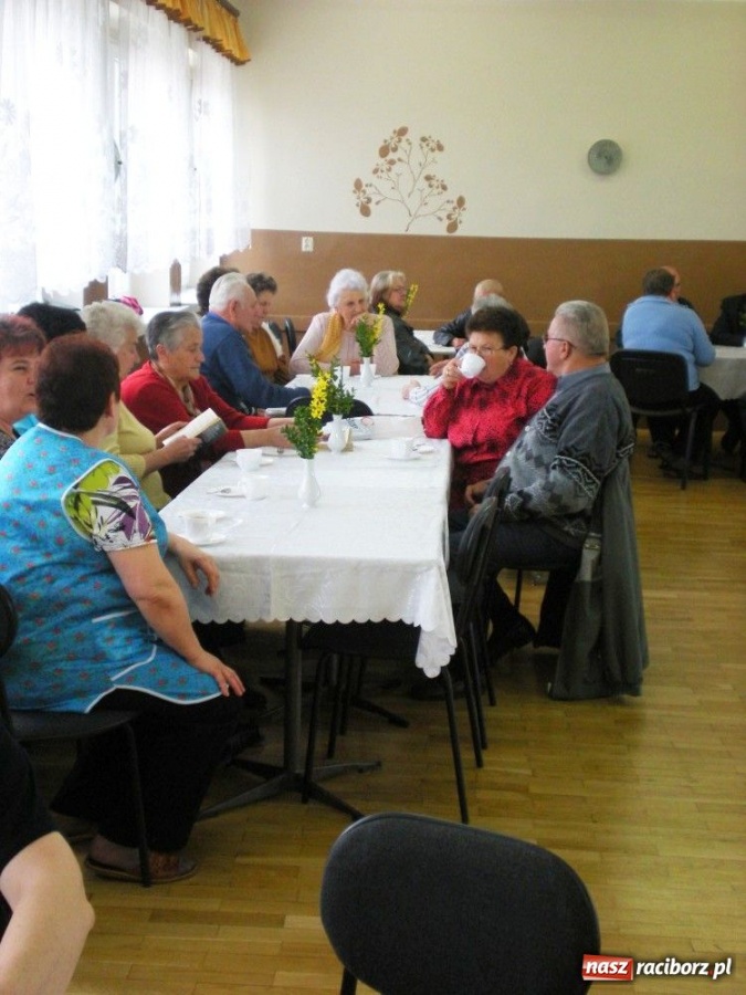 Zdjęcie w galerii na portalu naszraciborz.pl: Spotkanie przy wielkanocnym stole wiadomości z regionu